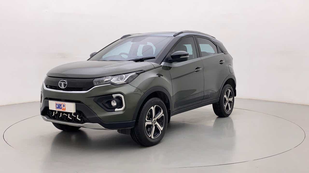 Front three-quarter view of a Tata Nexon 2017-2023