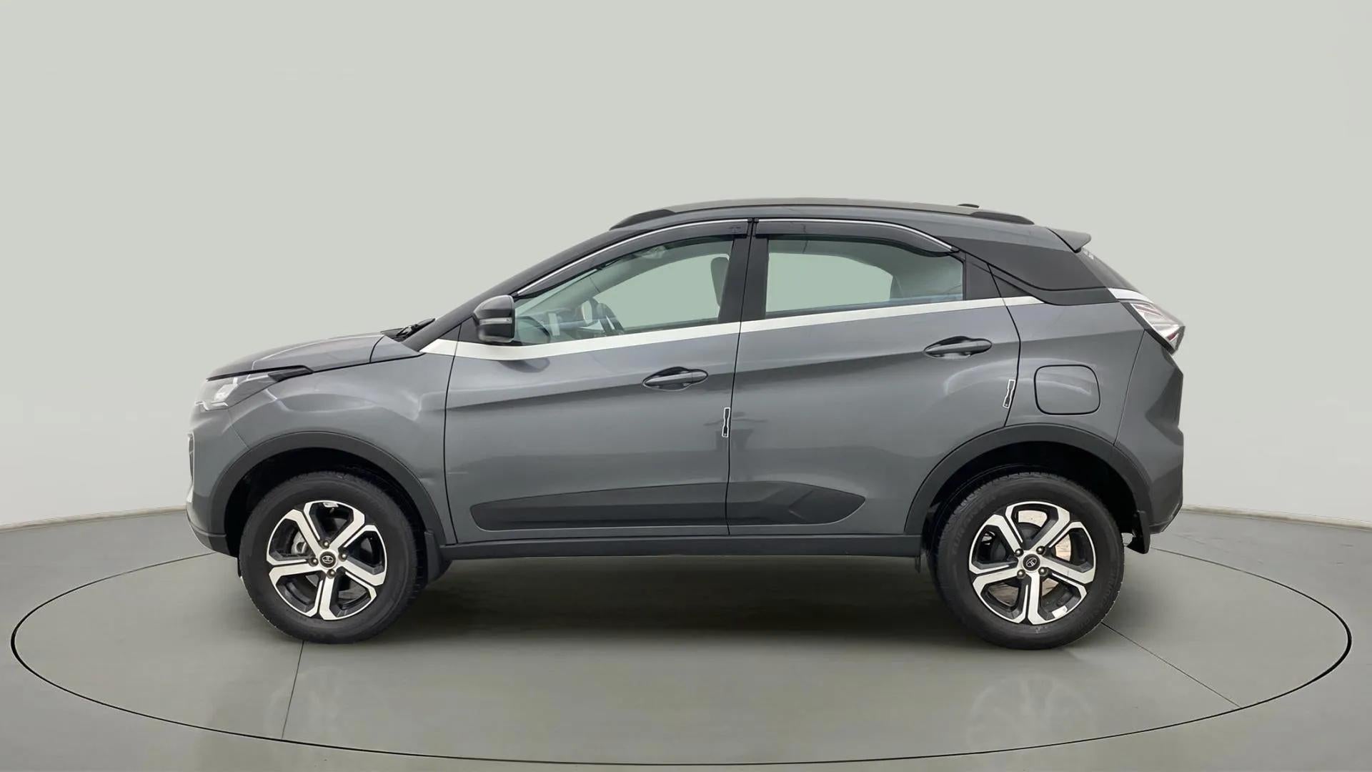 Side view of a Tata Nexon 2017-2023