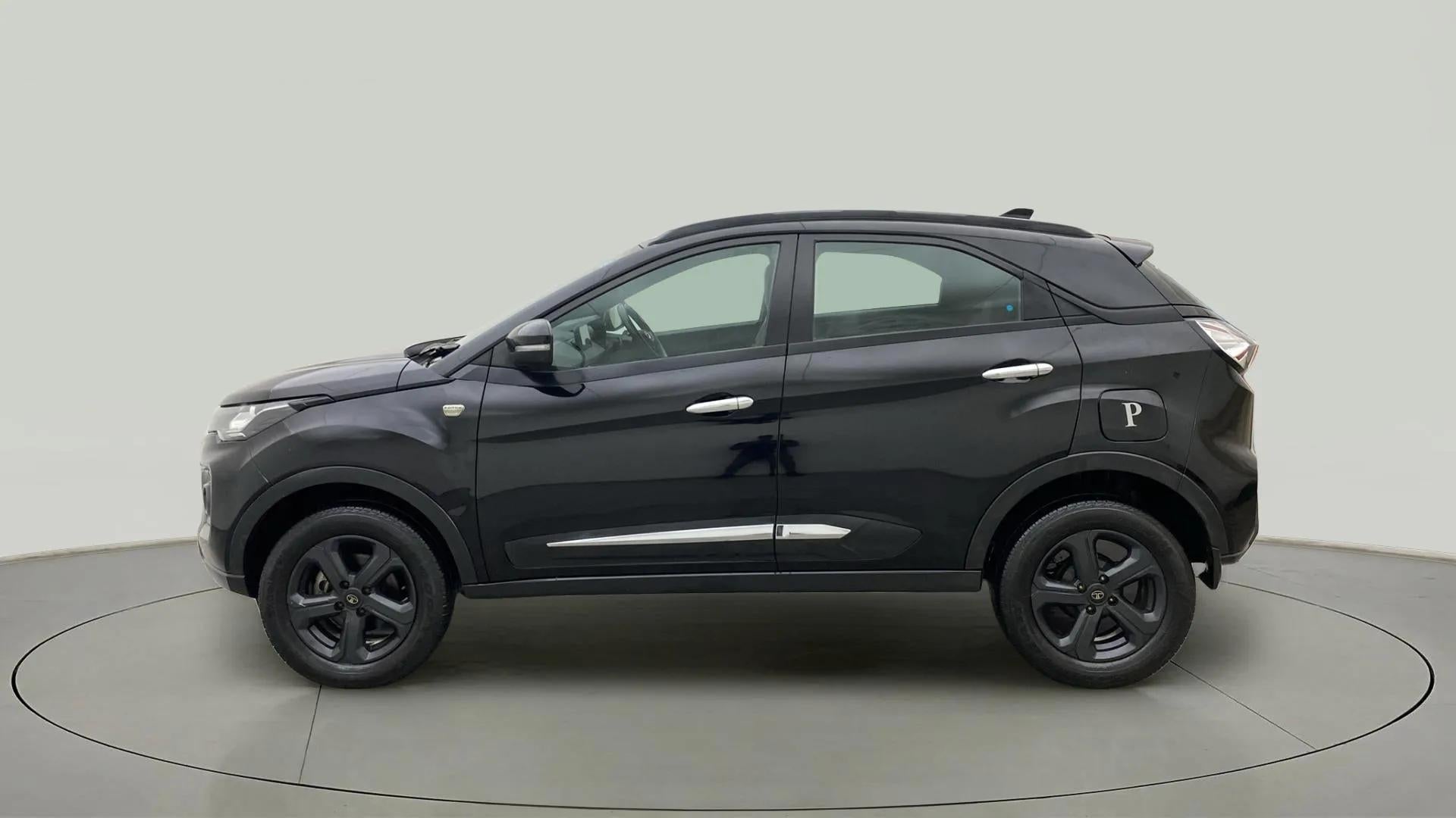 Side view of a Tata Nexon 2017-2023
