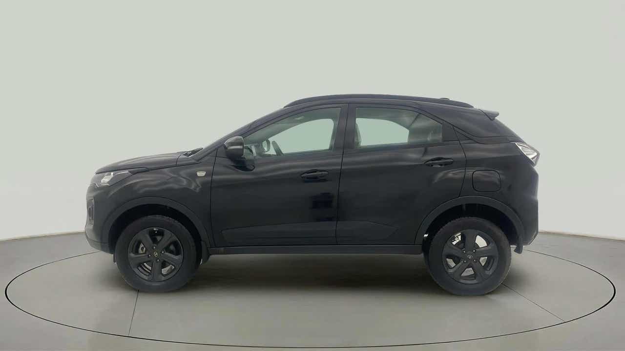 Side view of a Tata Nexon 2017-2023