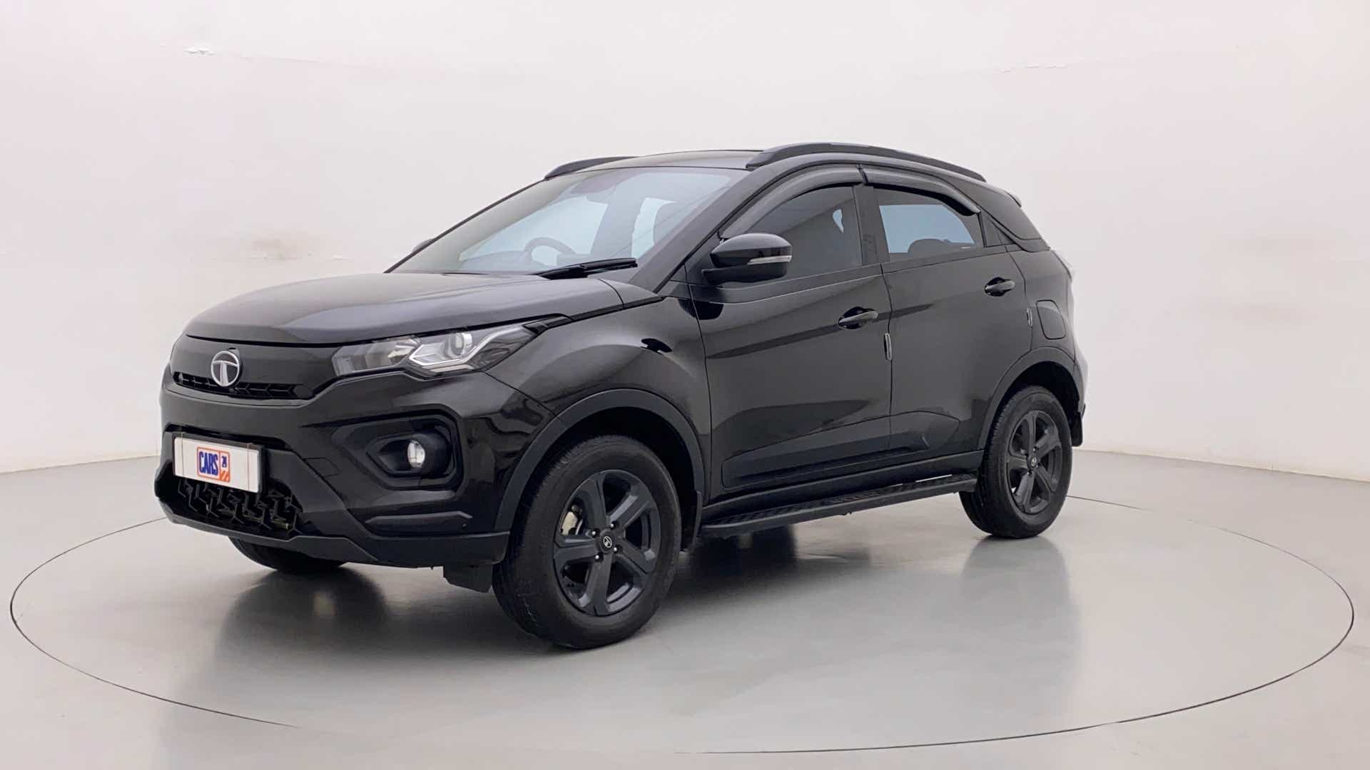 Front three-quarter view of a Tata Nexon 2017-2023
