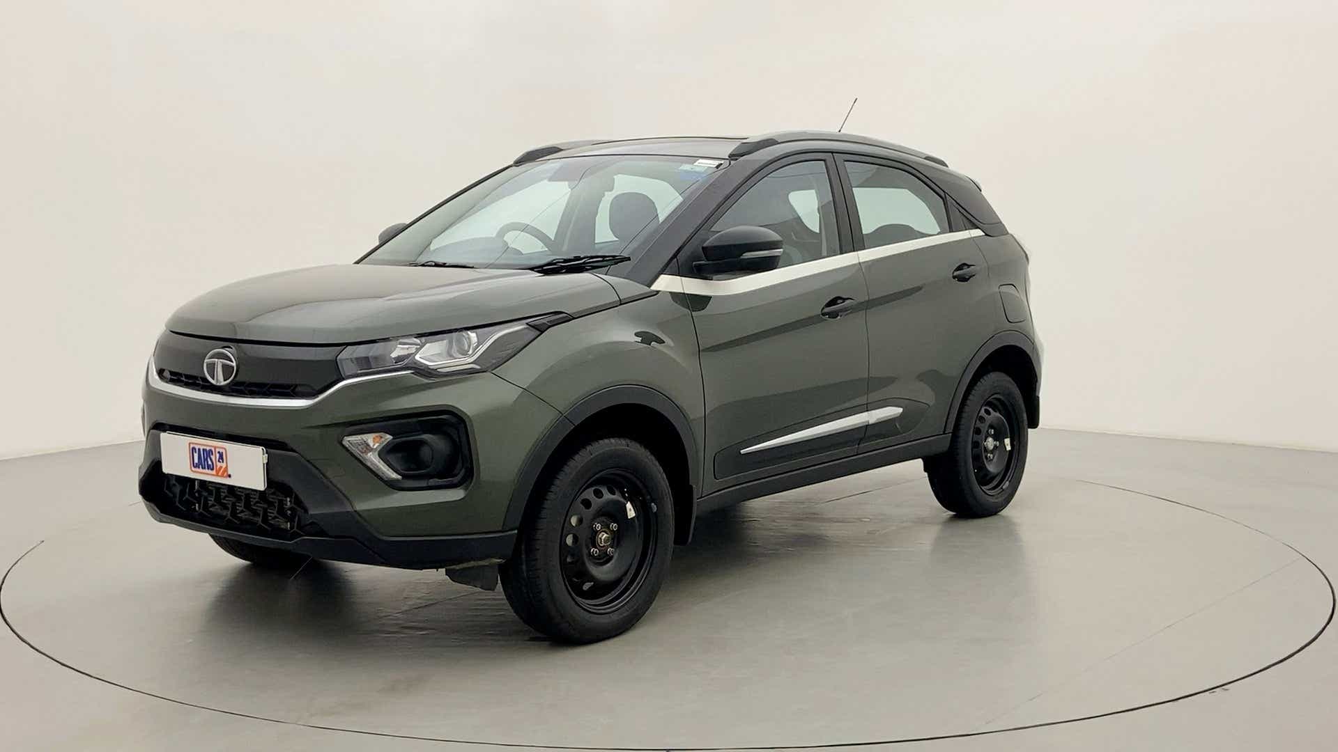 Front three-quarter view of a Tata Nexon 2017-2023