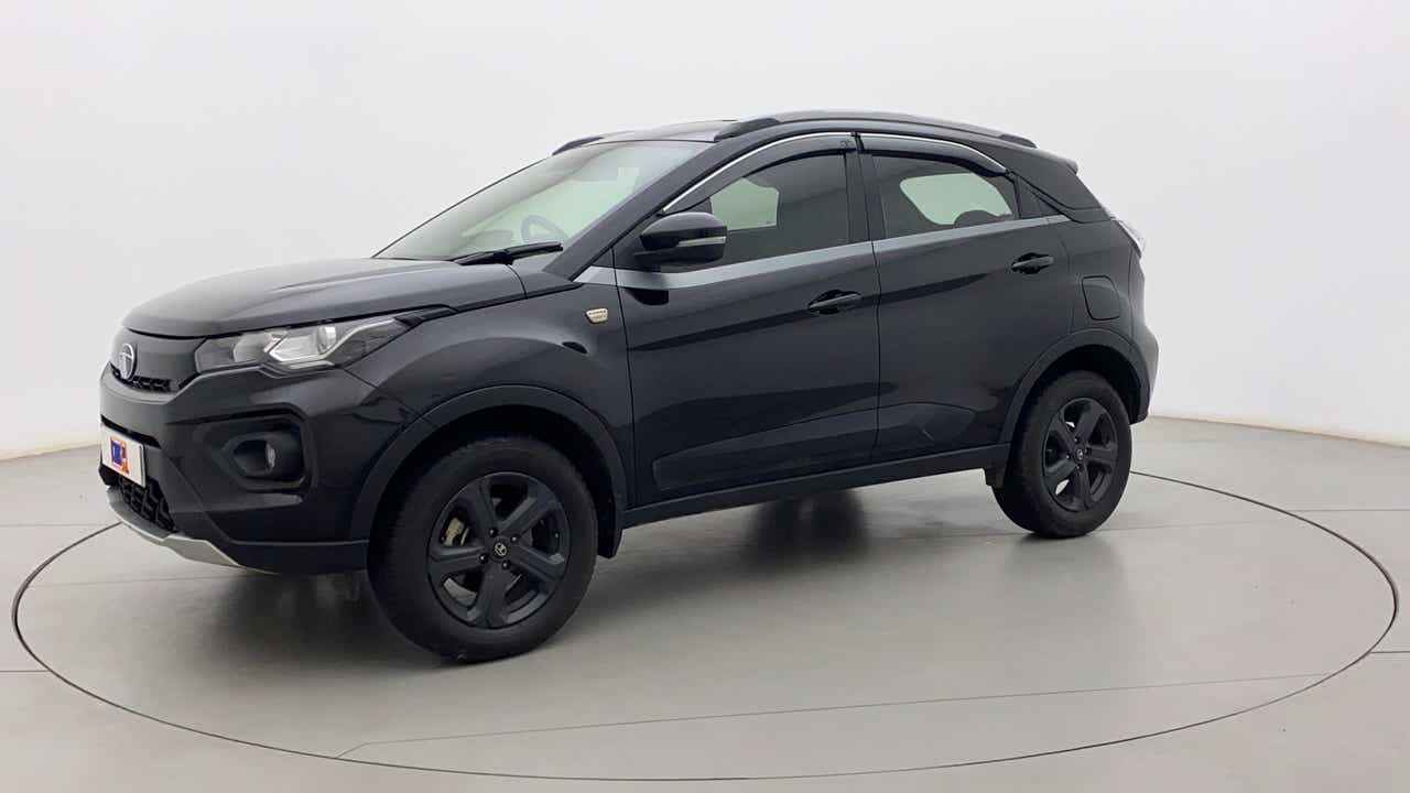 Front three-quarter view of a Tata Nexon 2017-2023