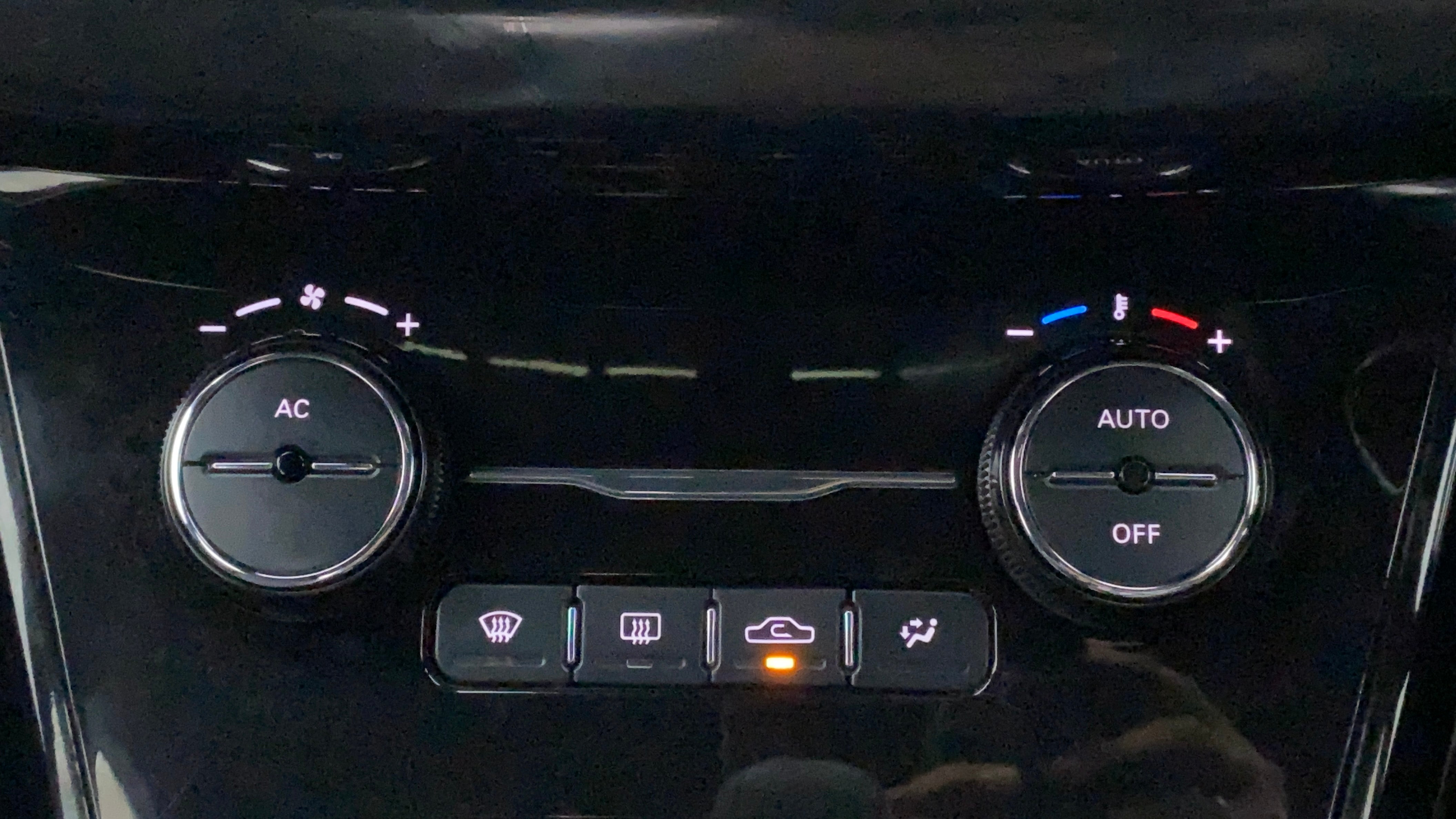 Dashboard ac control panel of a Tata Nexon 2017-2023