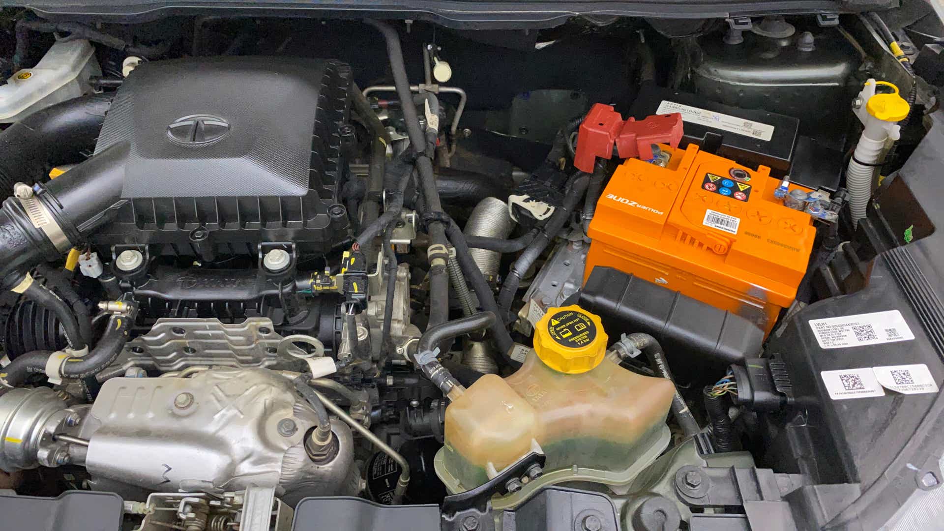 Engine bay of a Tata Nexon 2017-2023
