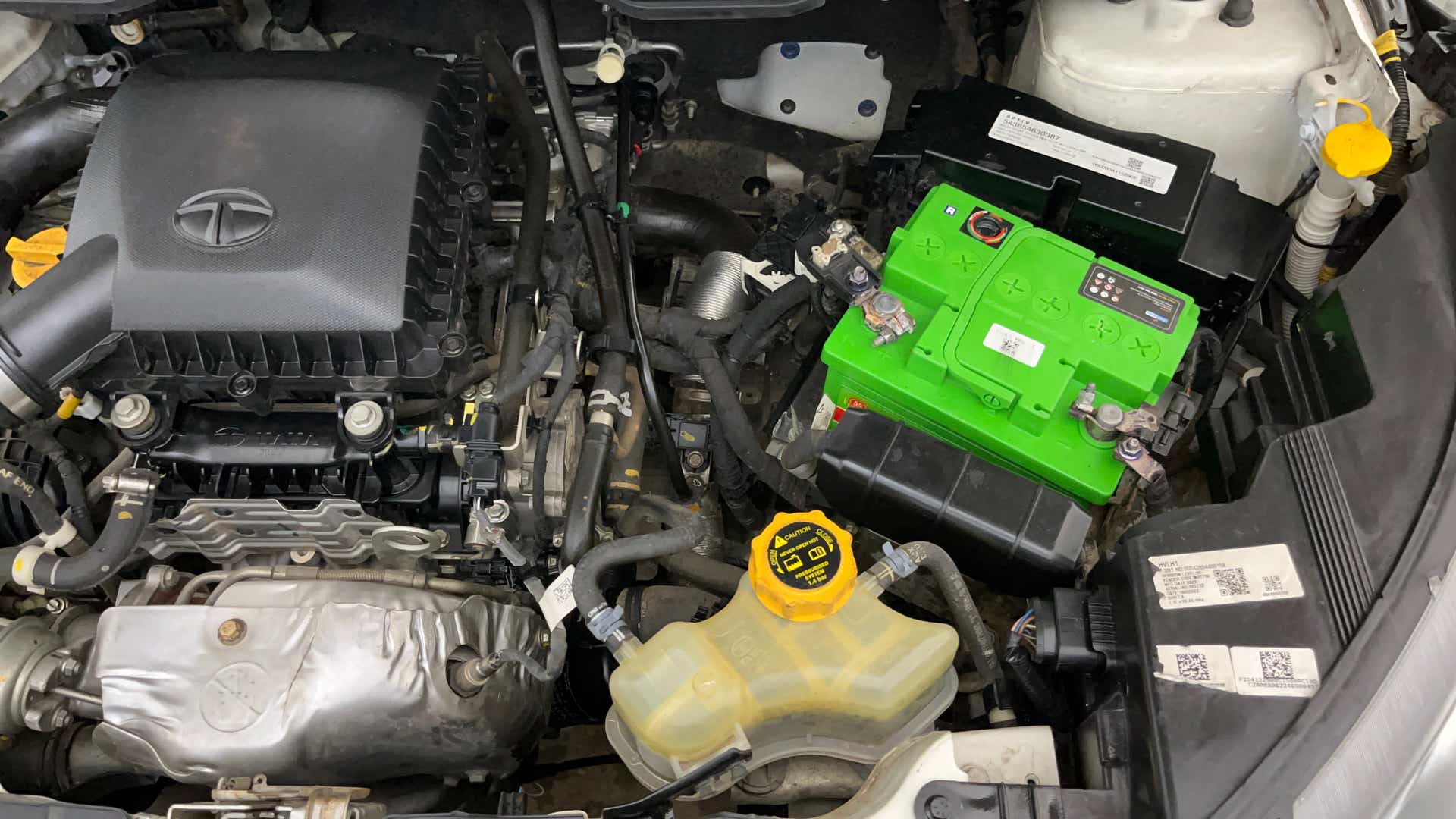 Engine bay view of a Tata Nexon 2017-2023
