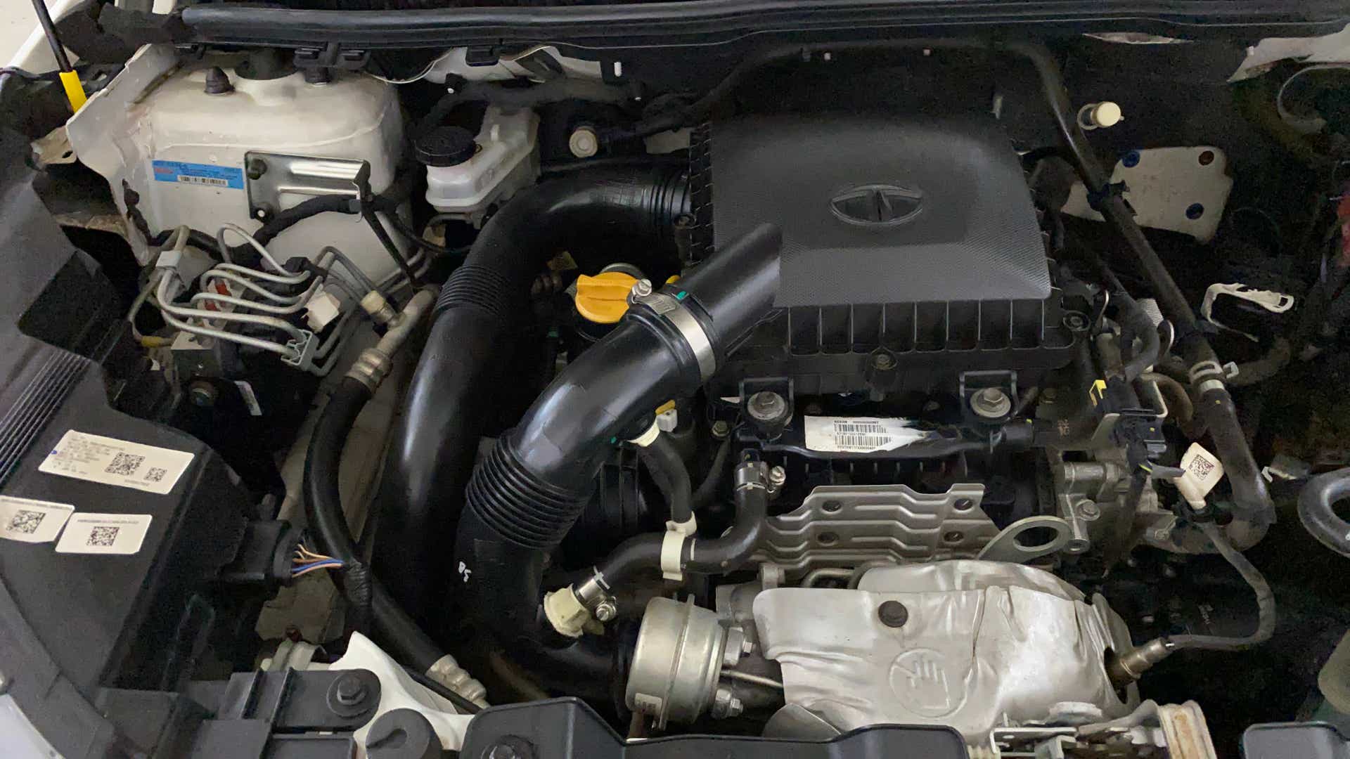 Engine bay of a Tata Nexon 2017-2023