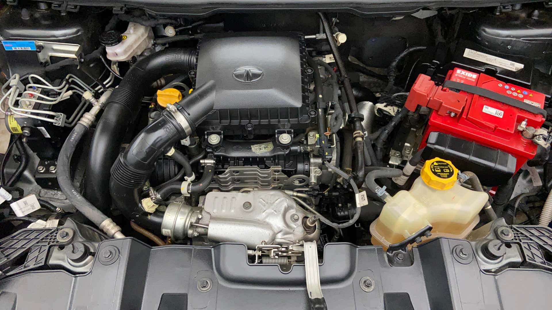 Engine bay of a Tata Nexon 2017-2023
