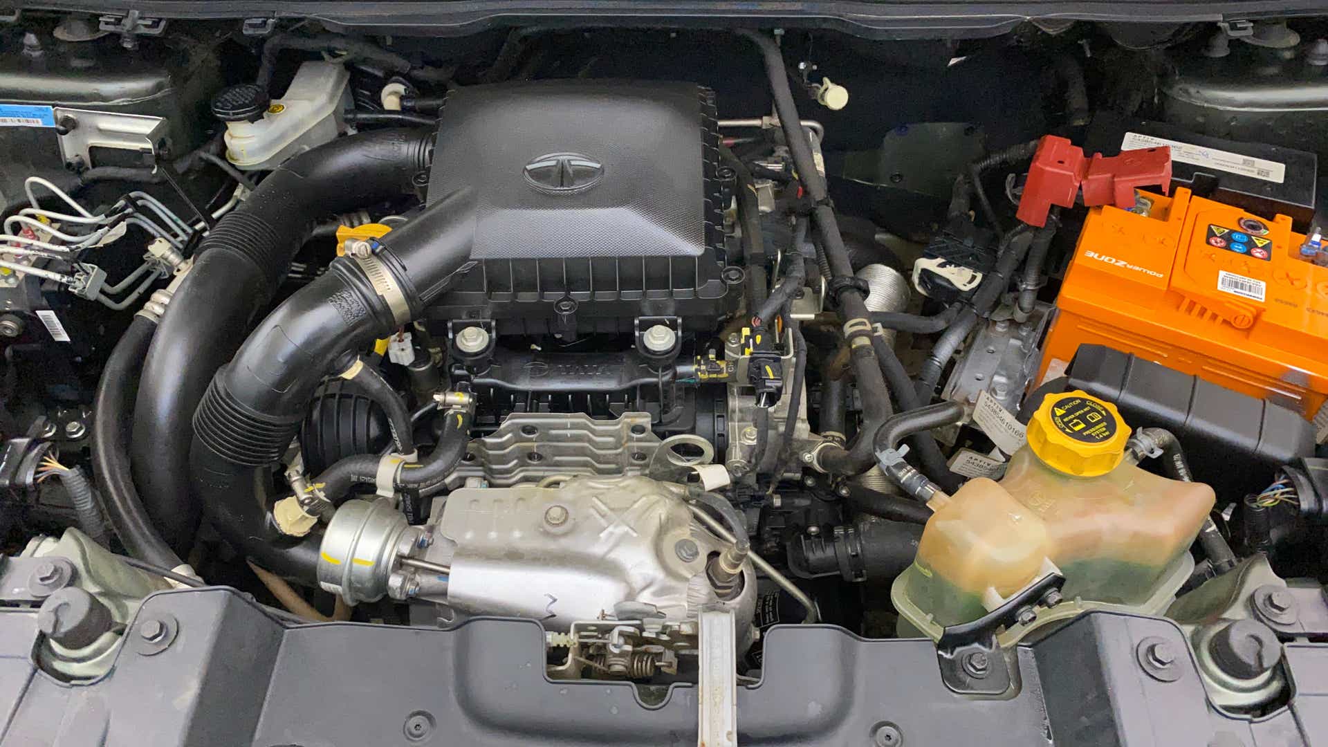 Engine bay of a Tata Nexon 2017-2023