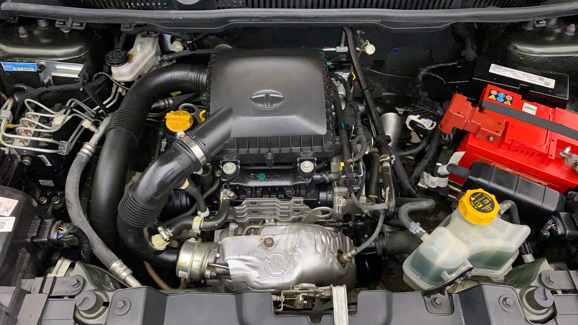 Engine bay of a Tata Nexon 2017-2023