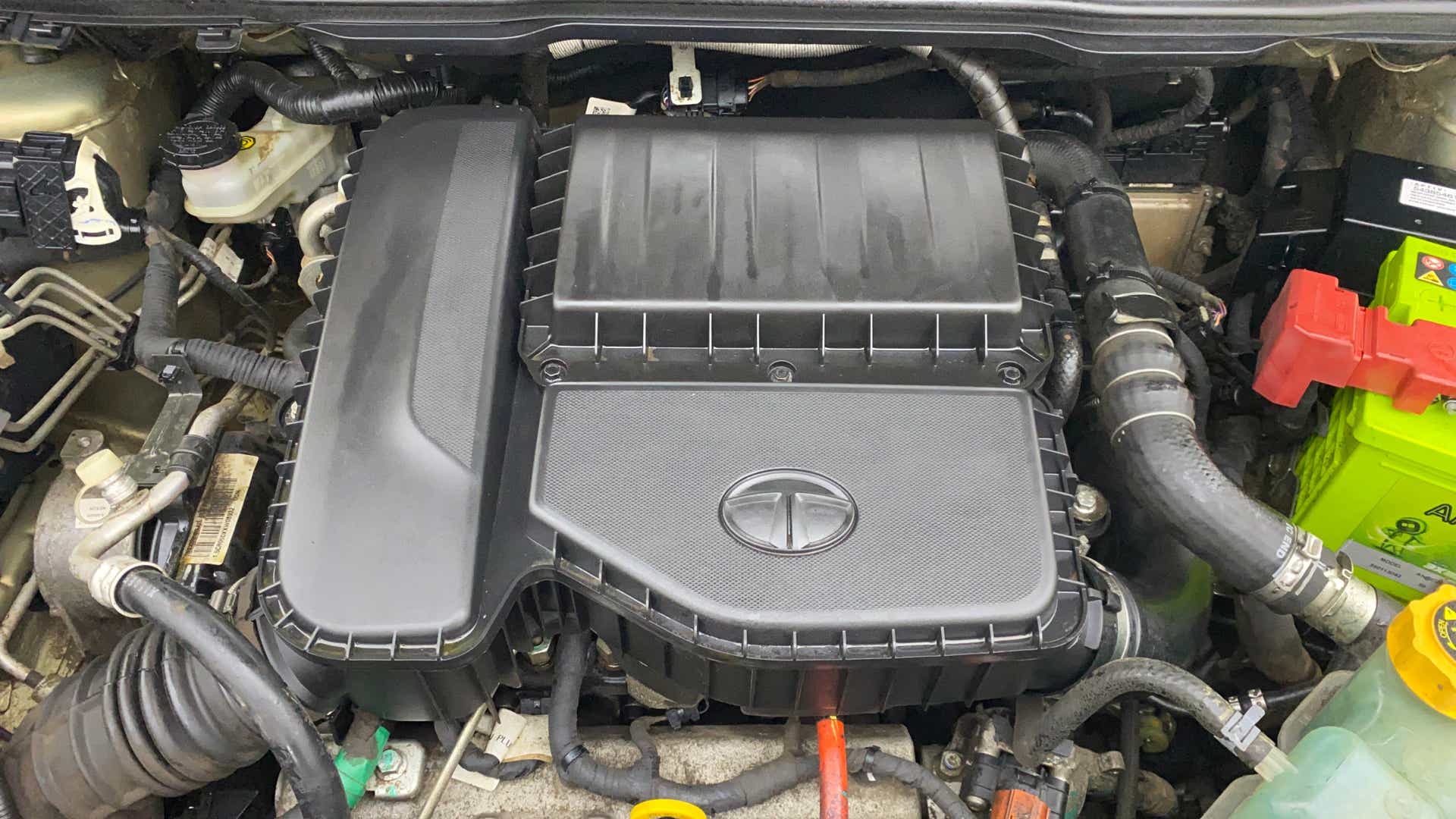 Engine bay of a Tata Nexon 2017-2023