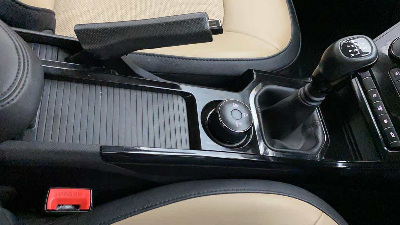 Centre console and gear lever of a Tata Nexon 2017-2023