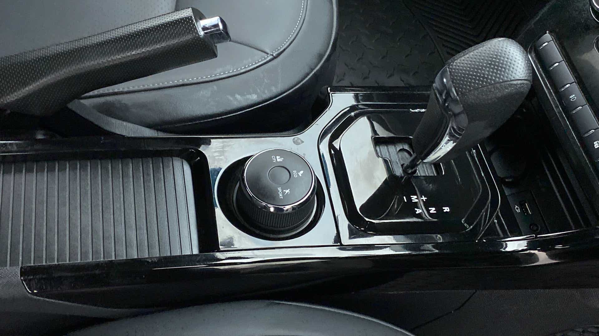 Center console and gear selector of a Tata Nexon 2017-2023