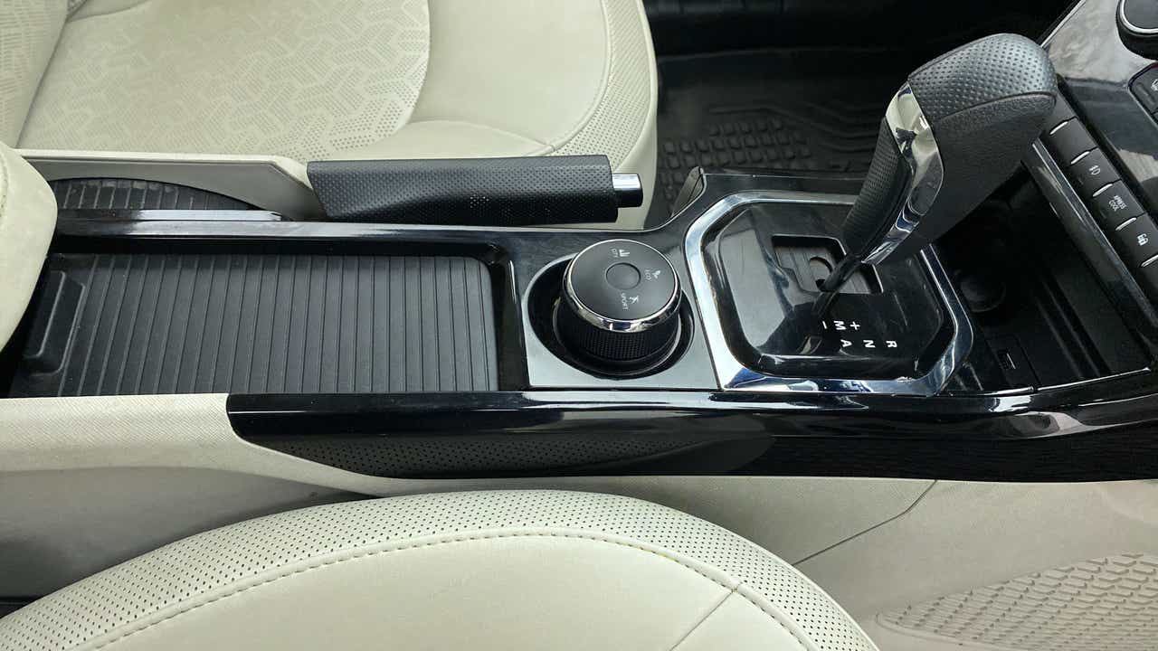 Center console and gear lever of a Tata Nexon 2017-2023