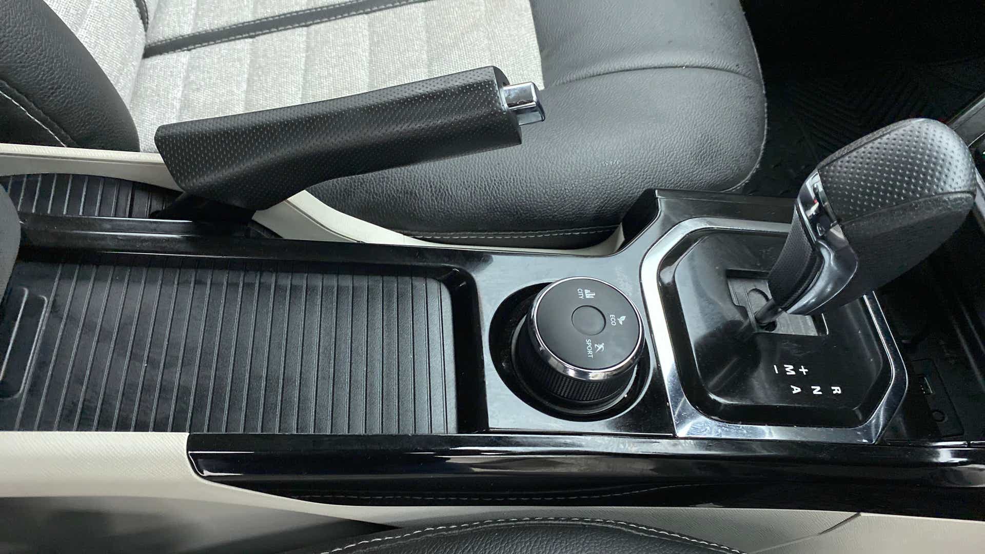 Center console and gear selector of a Tata Nexon 2017-2023
