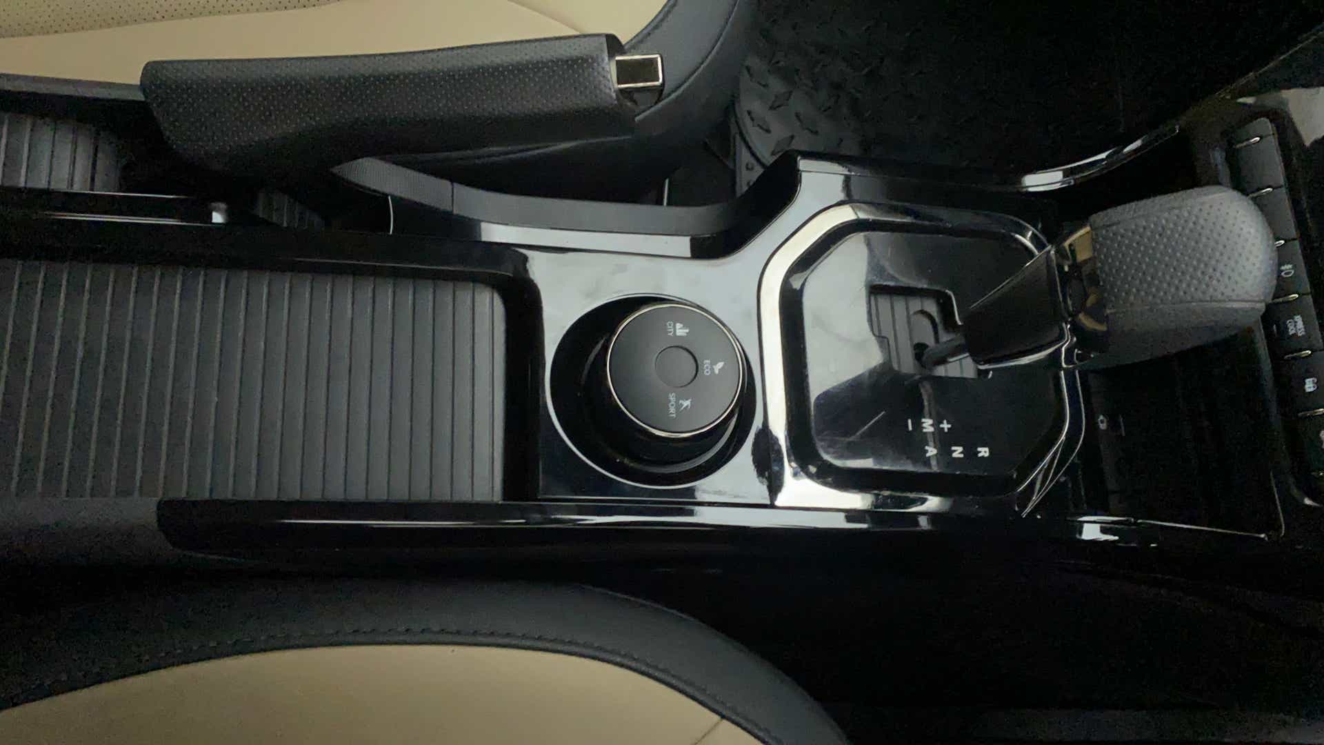 Center console of a Tata Nexon 2017-2023