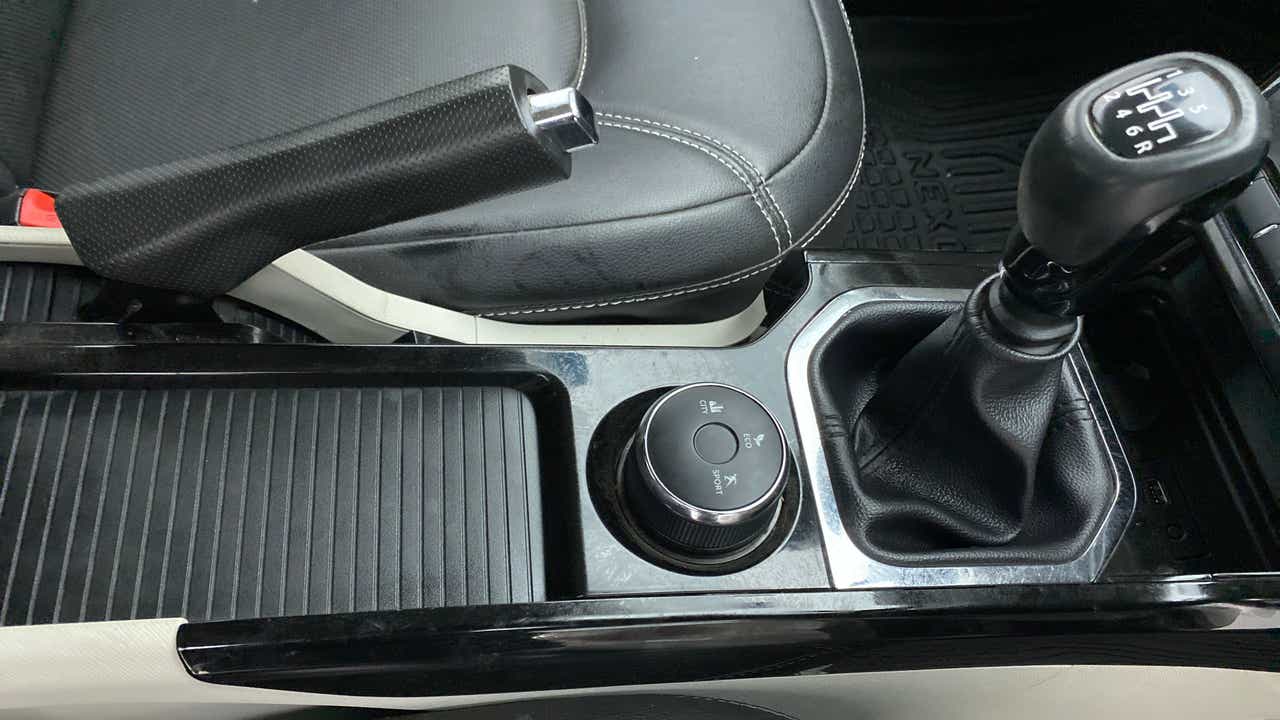Center console and gear lever of a Tata Nexon 2017-2023