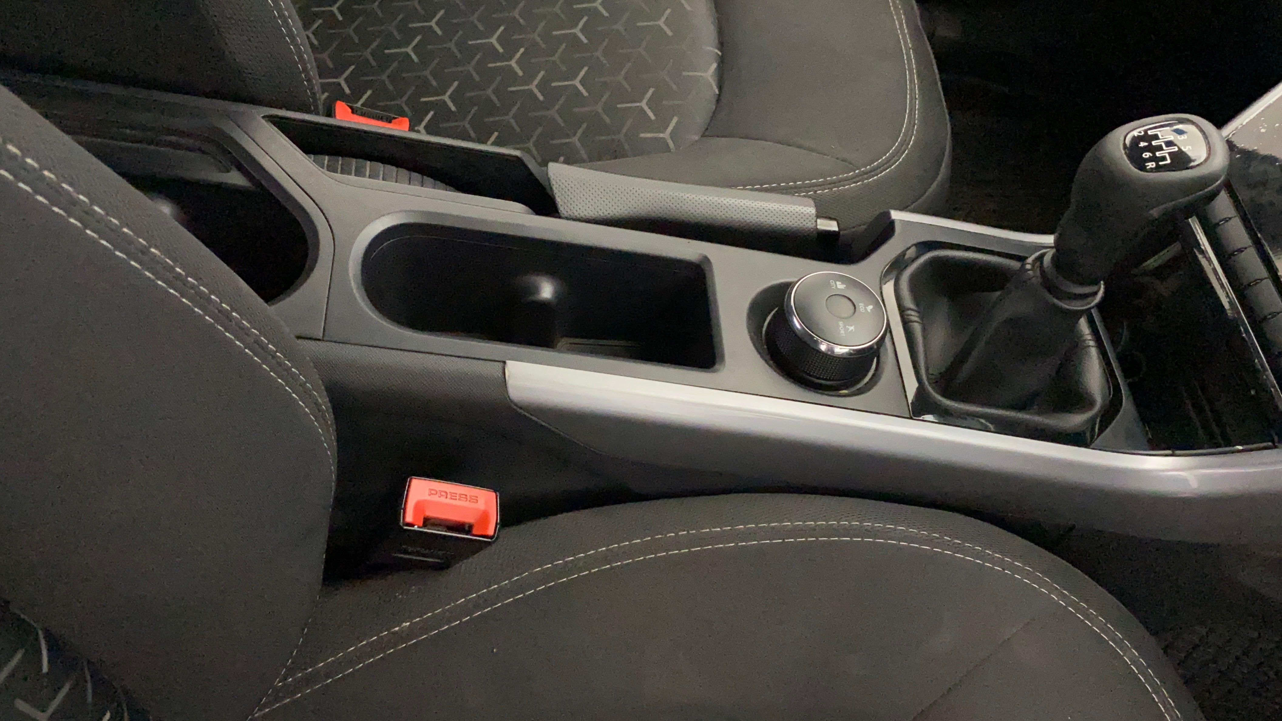 Center console and gear lever of a Tata Nexon 2017-2023