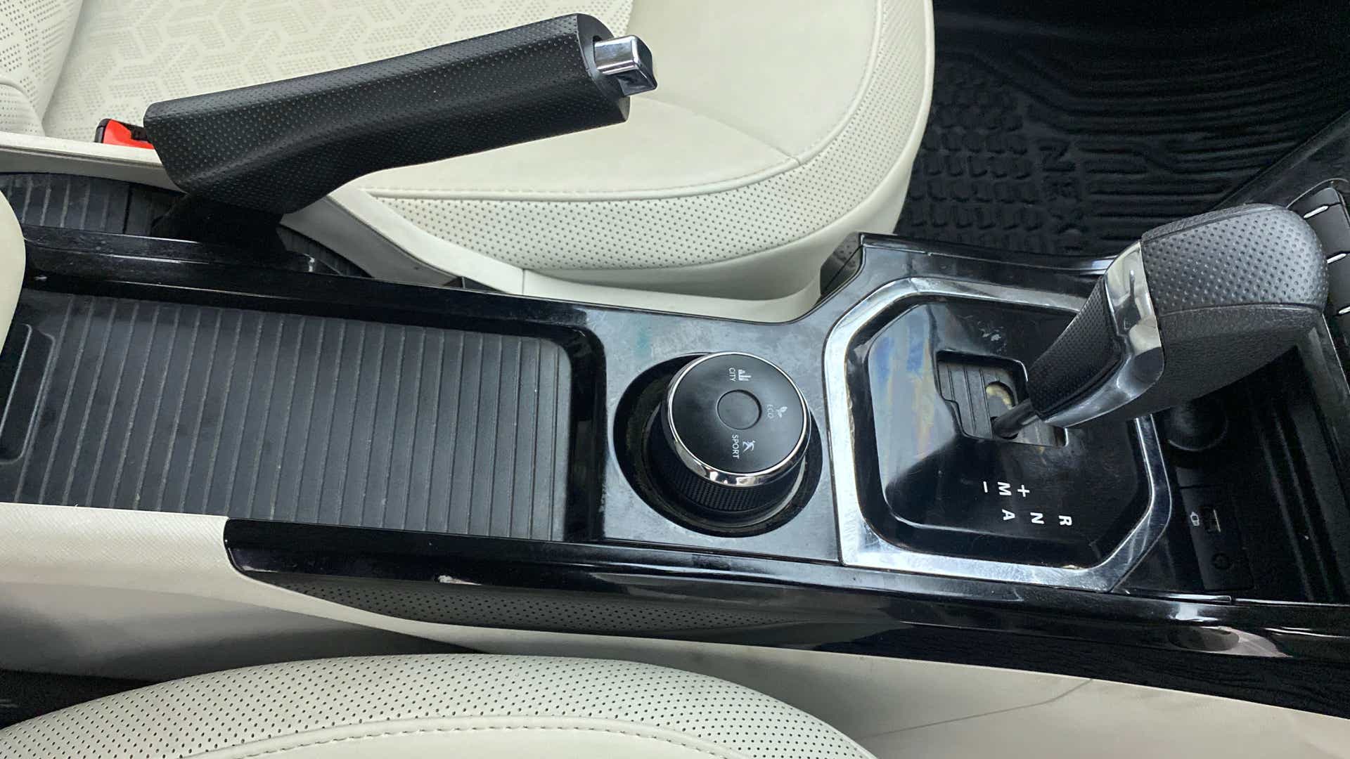 Center console and gear selector of a Tata Nexon 2017-2023