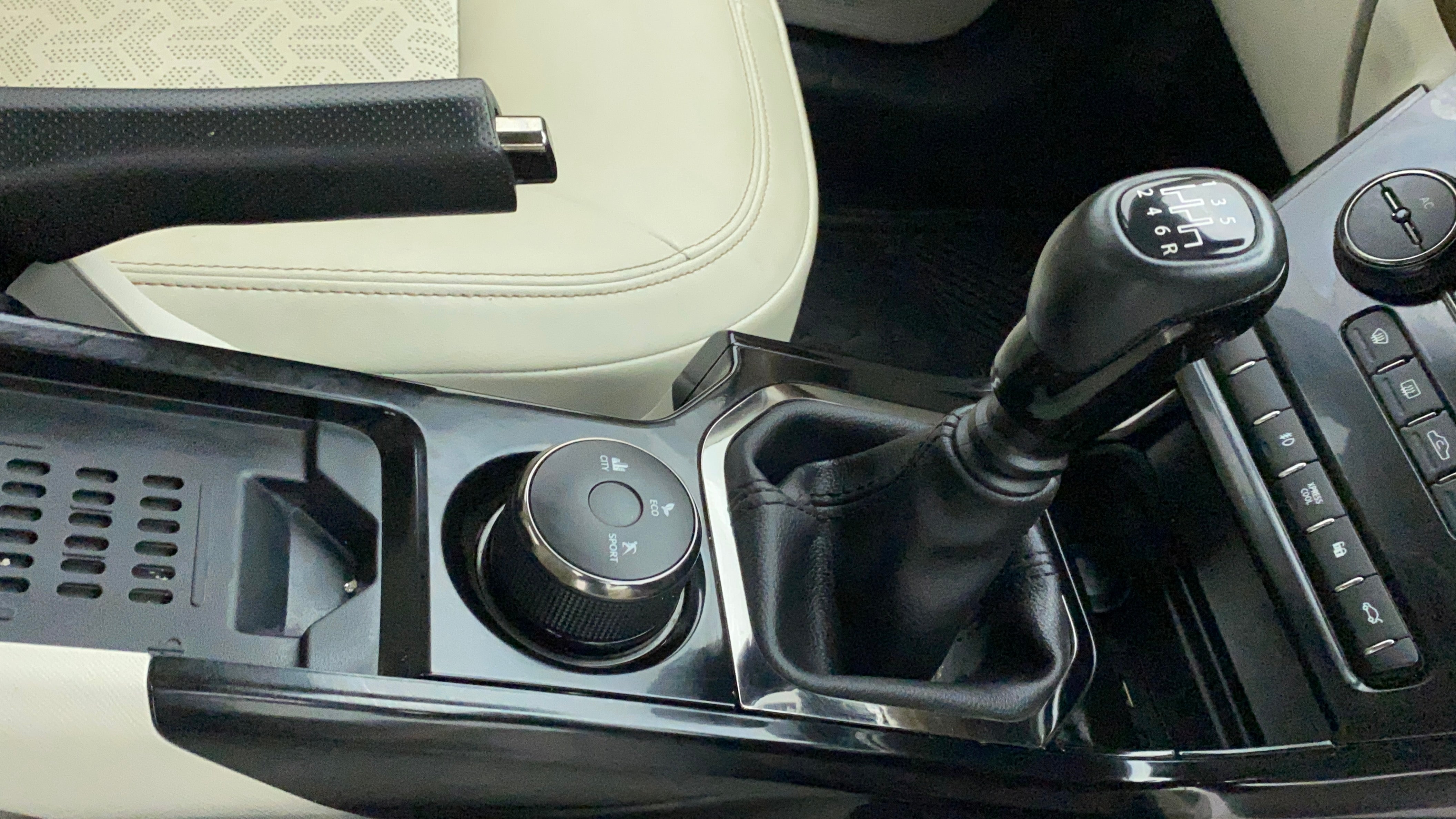 Gear lever and drive mode selector of a Tata Nexon 2017-2023