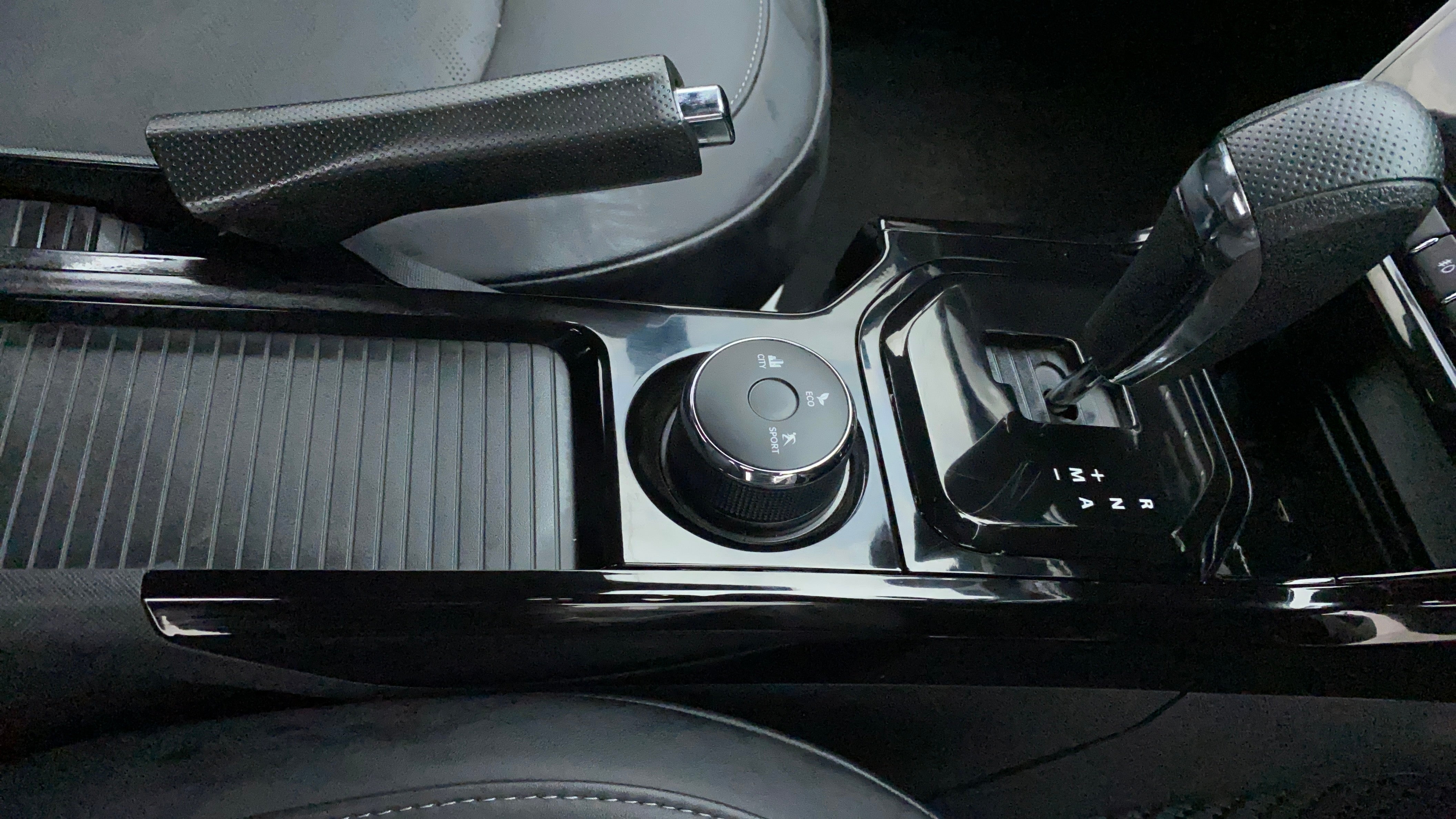 Center console and gear selector of a Tata Nexon 2017-2023
