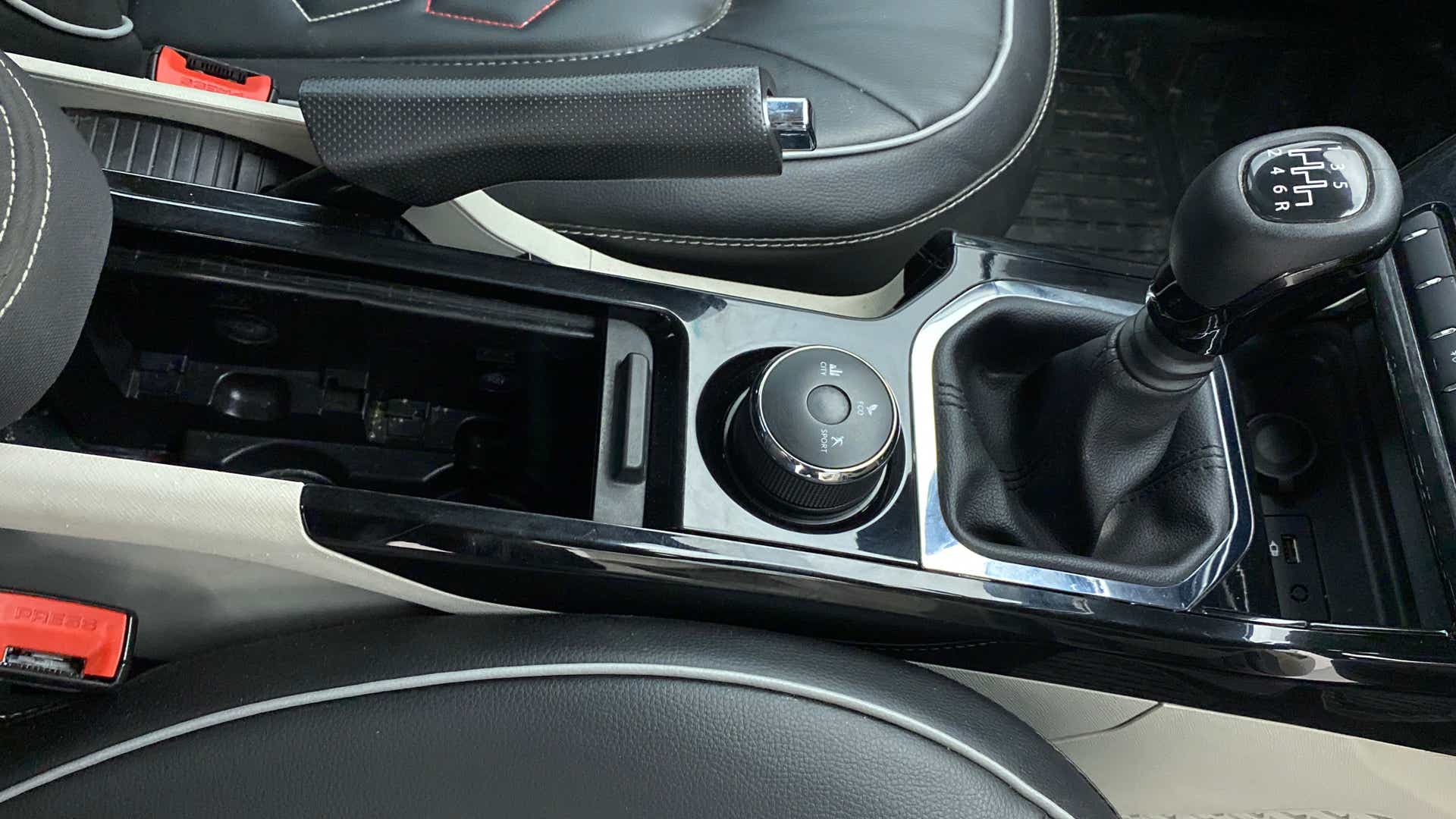 Center console and gear lever of a Tata Nexon 2017-2023