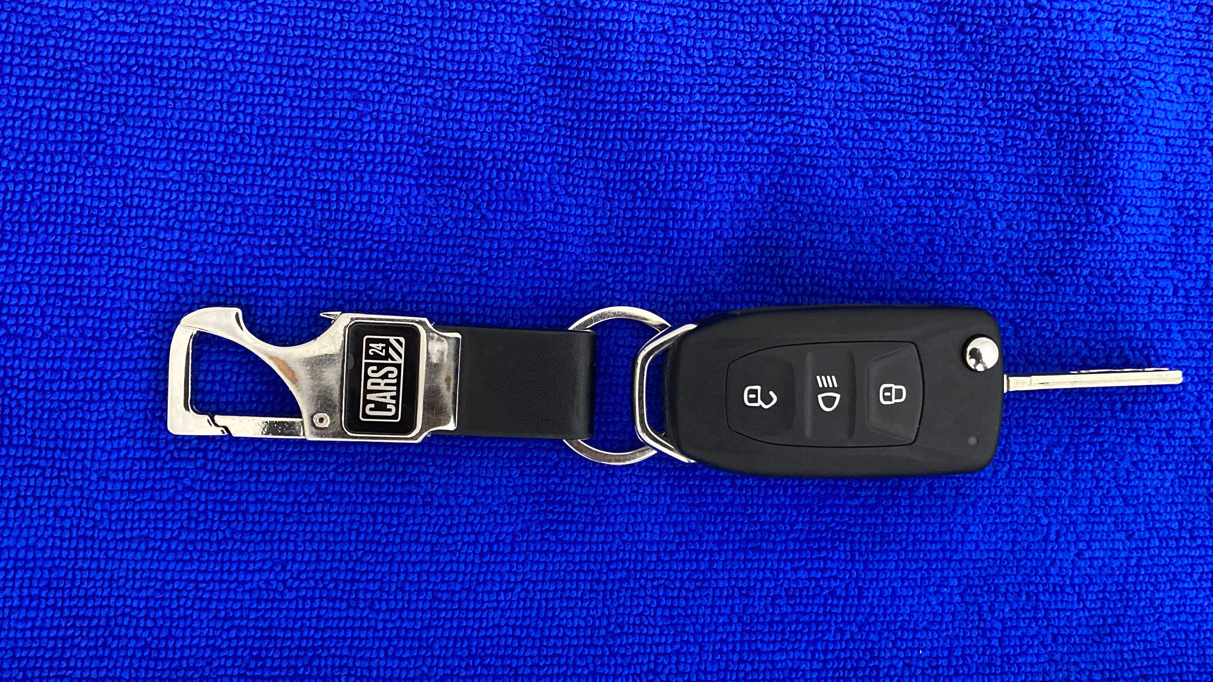 Car key fob with keychain for a Tata Nexon 2017-2023