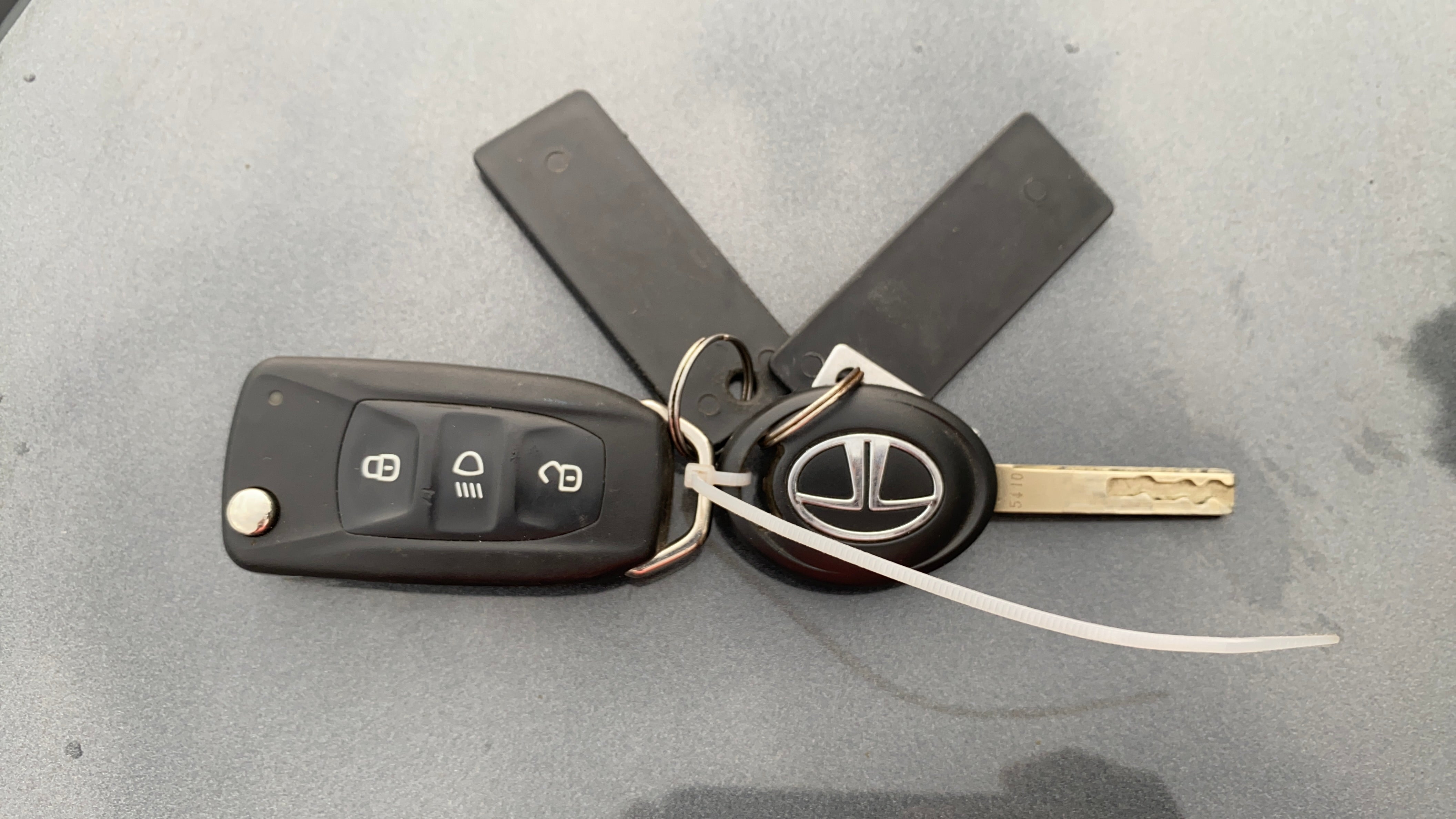 Key fob and traditional key of a Tata Nexon