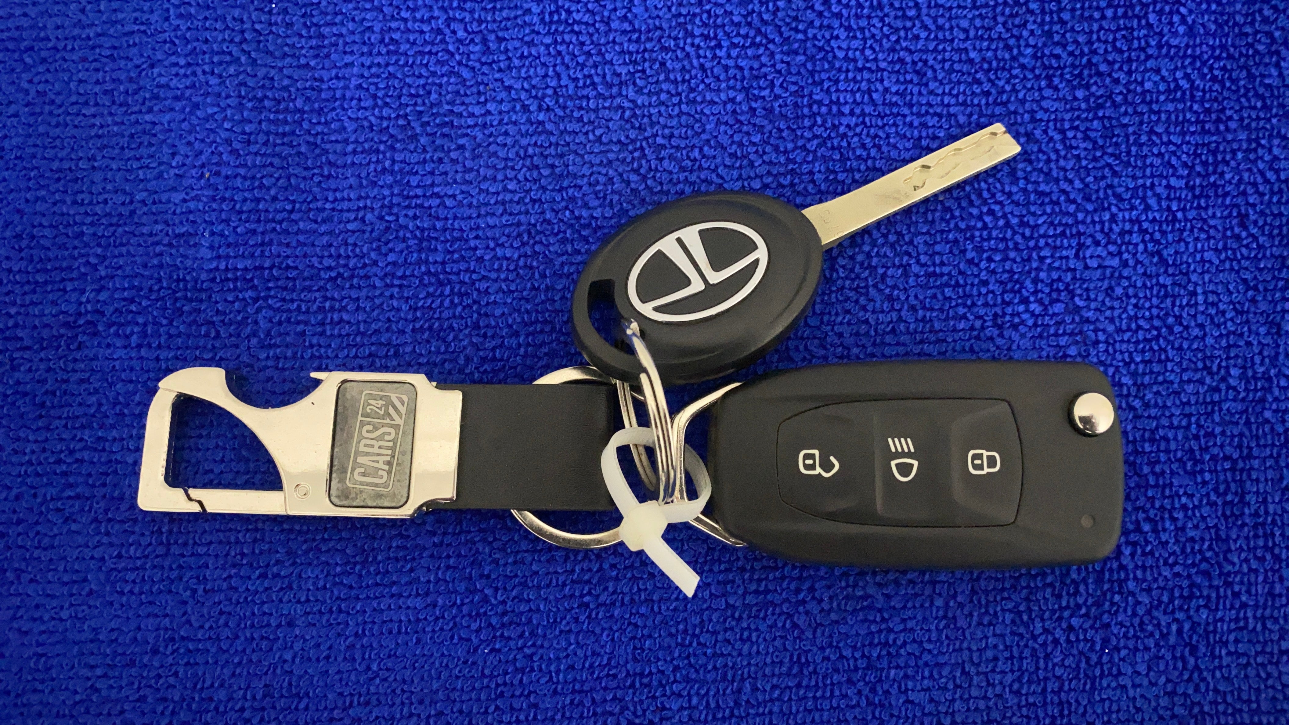 Car key fob and key of a Tata Nexon 2017-2023