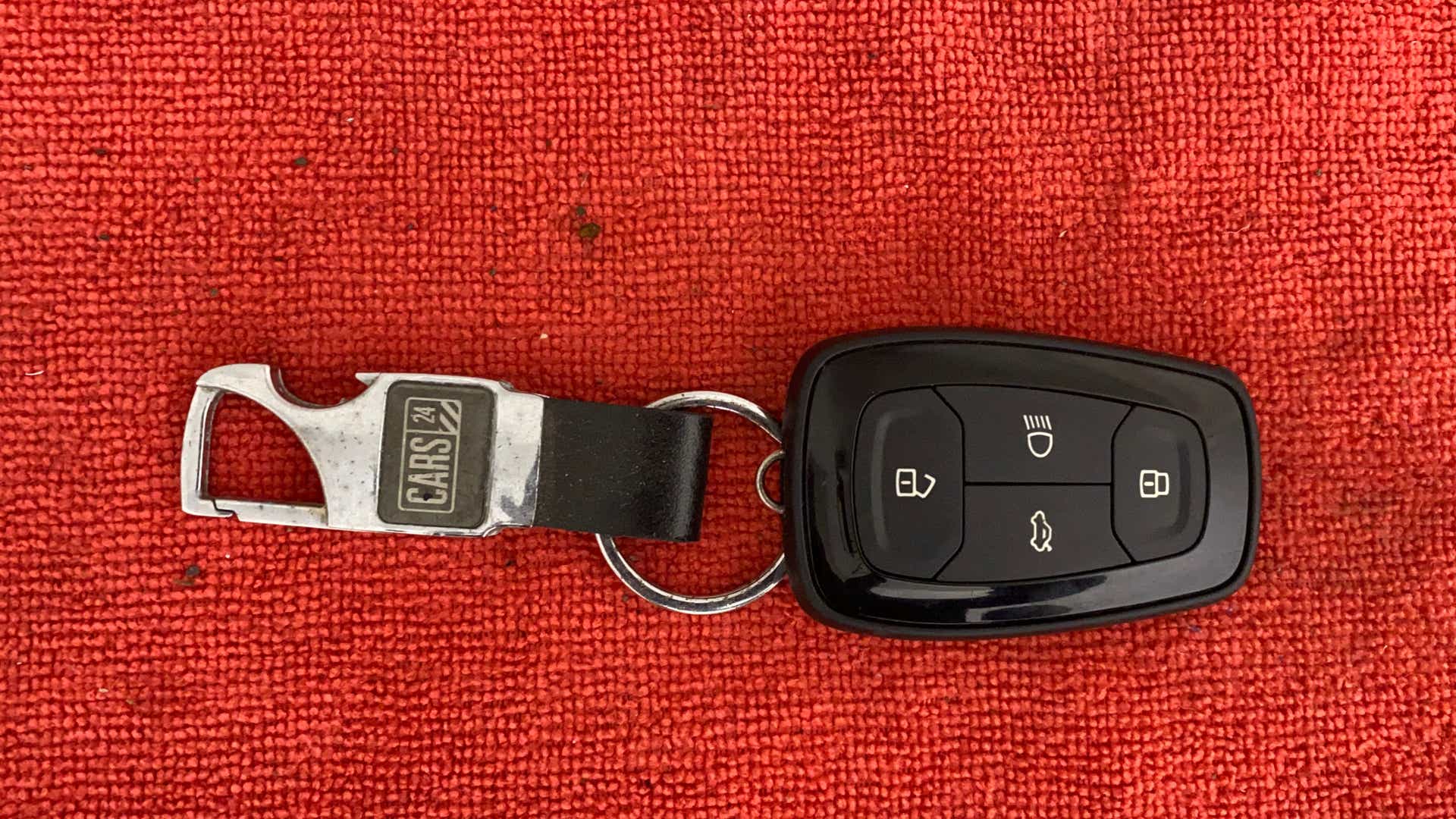 Key fob of a Tata Nexon 2017-2023