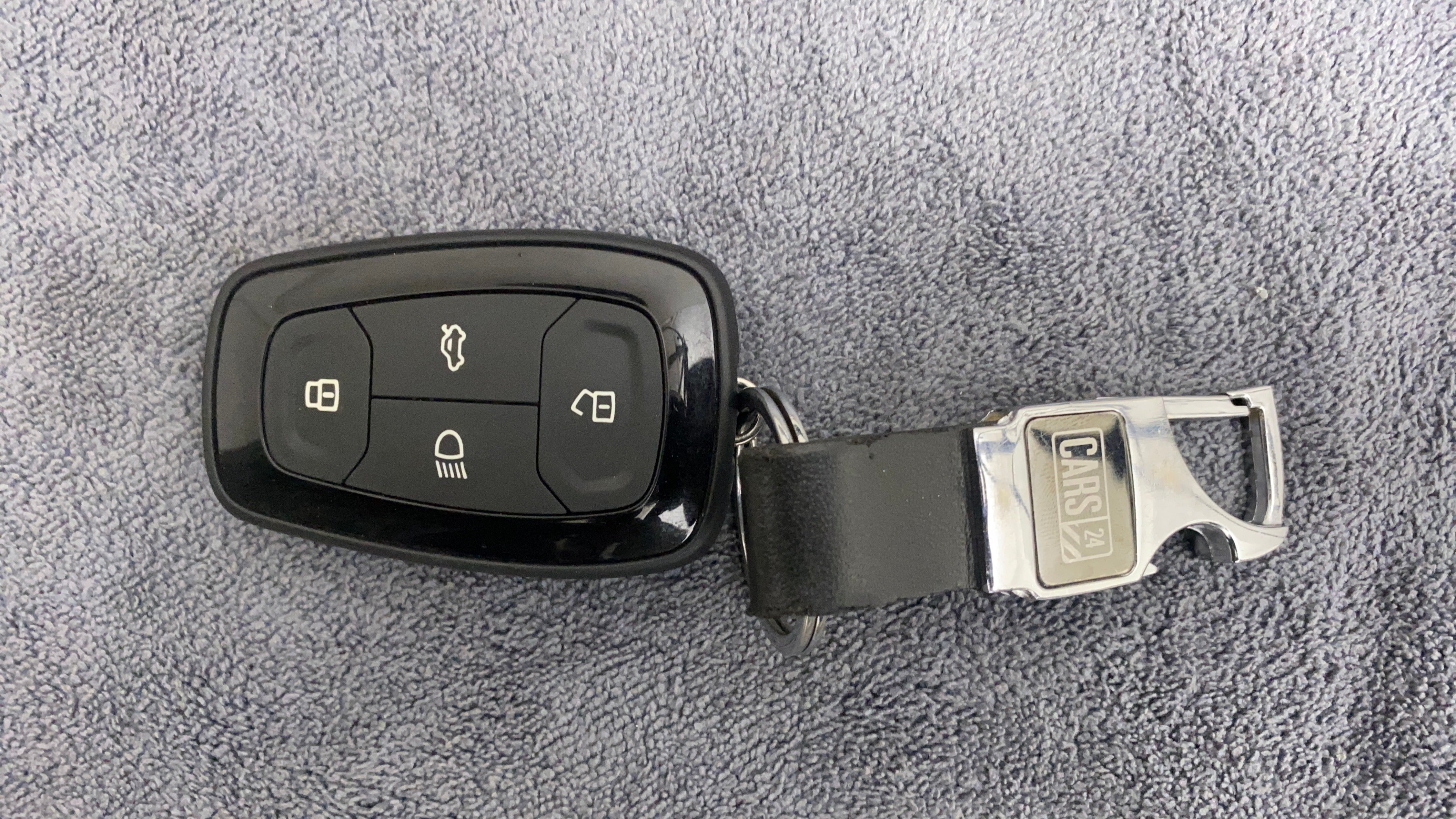 Key fob of a Tata Nexon 2017-2023