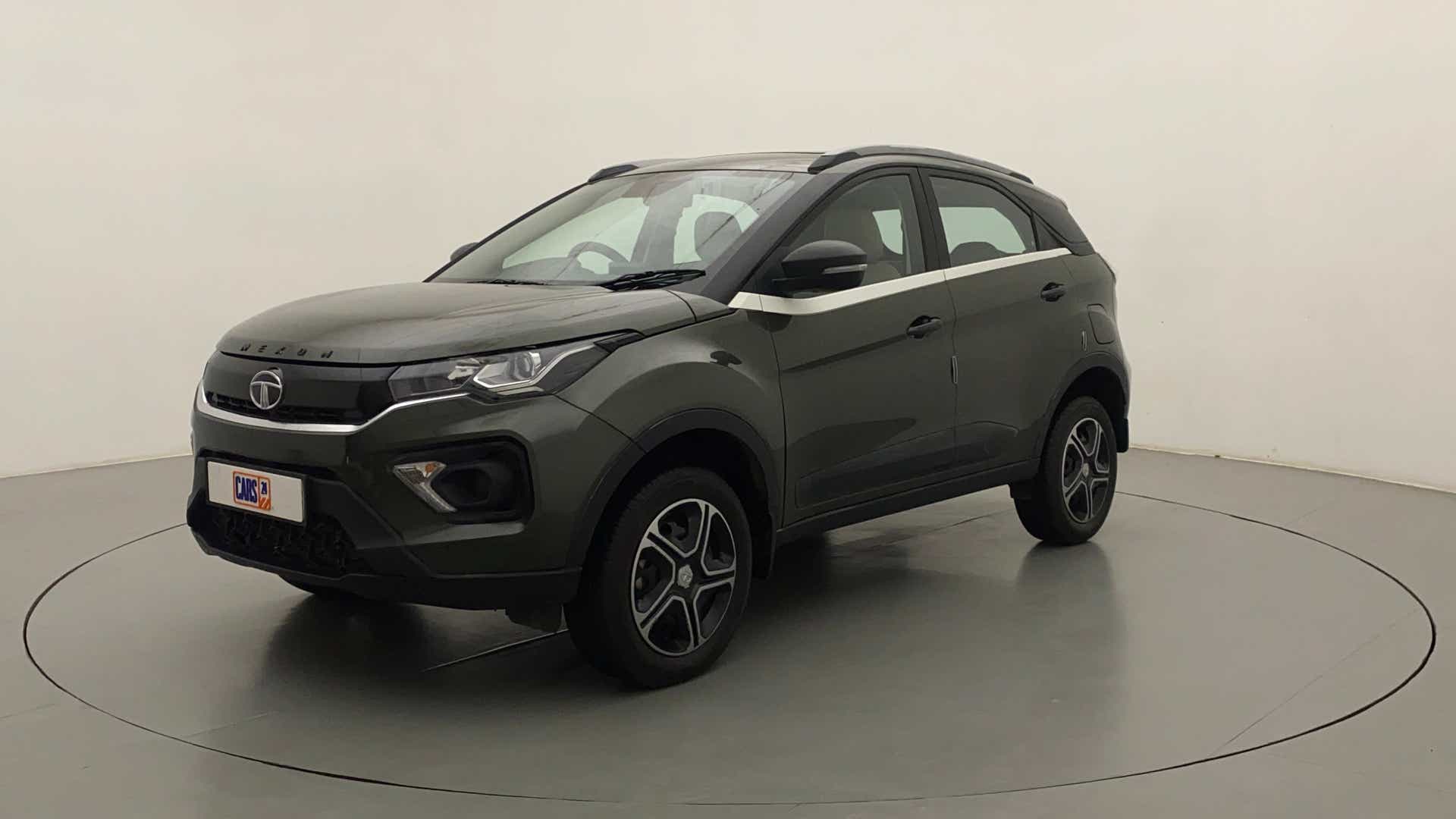 Front three-quarter view of a Tata Nexon 2017-2023