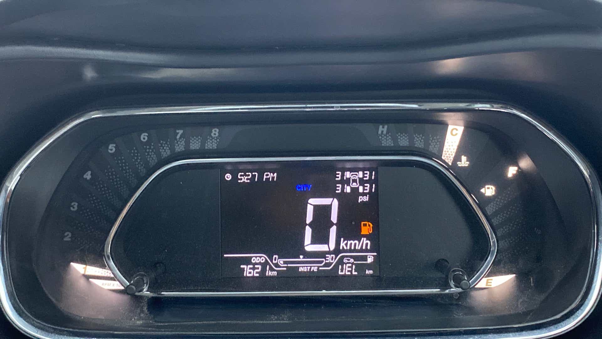 Instrument cluster display of a Tata Nexon 2017-2023