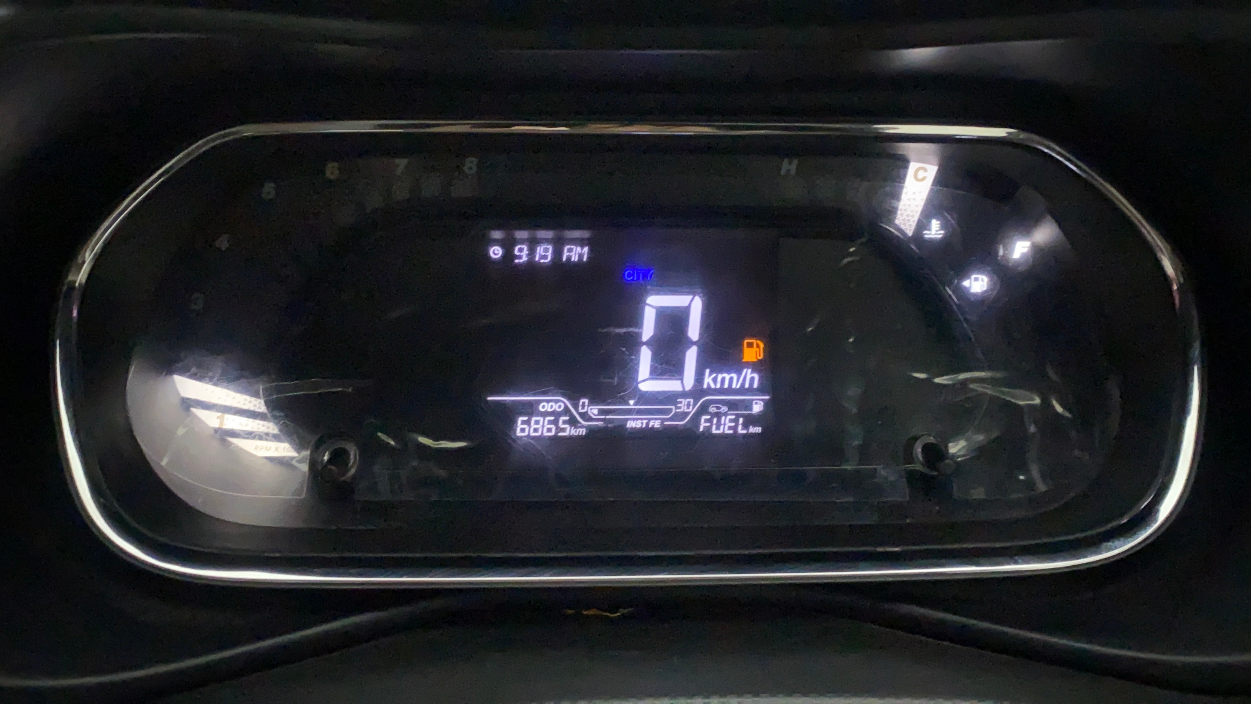 Instrument cluster display of a Tata Nexon 2017-2023