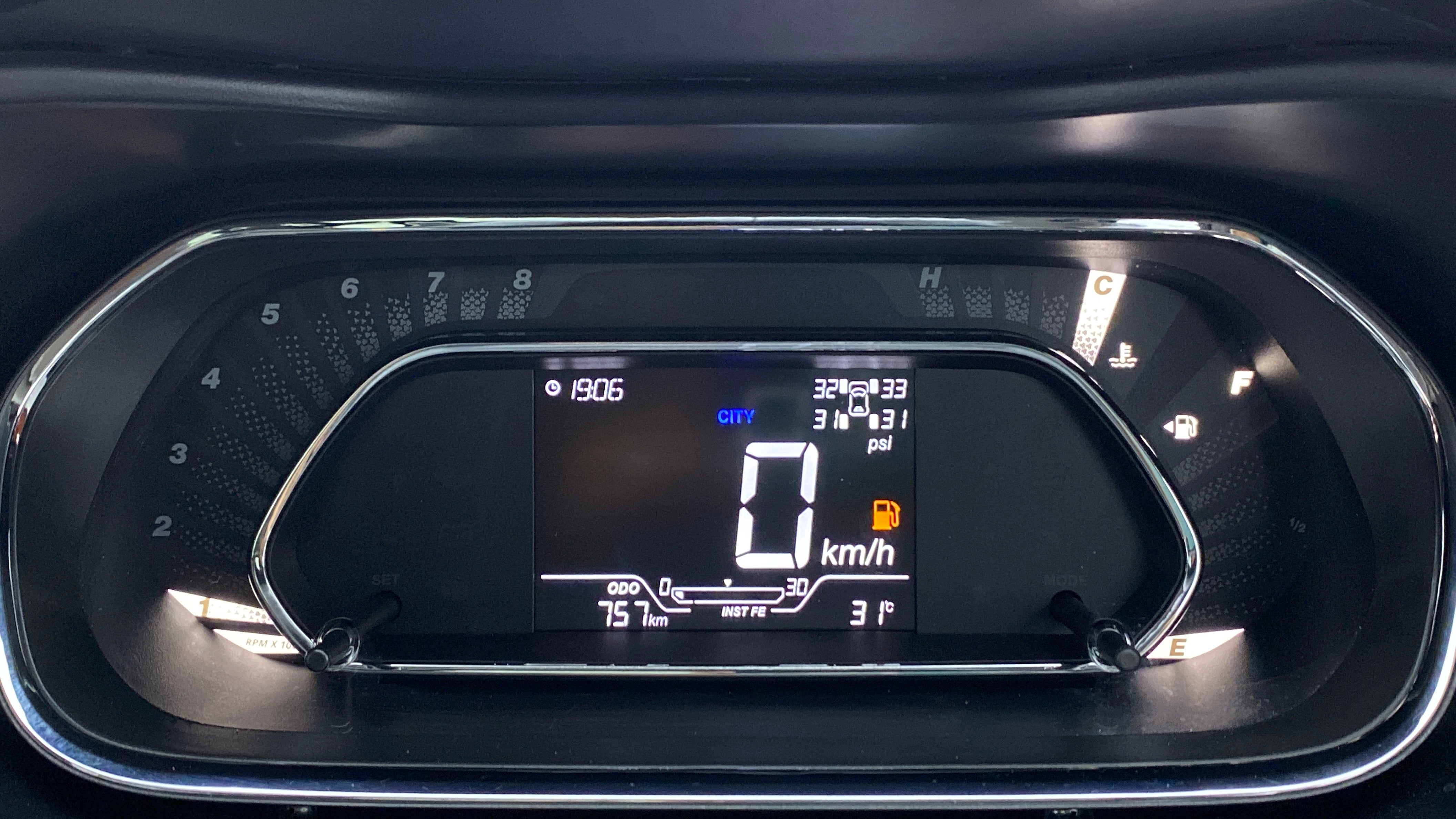 Instrument cluster of a Tata Nexon 2017-2023