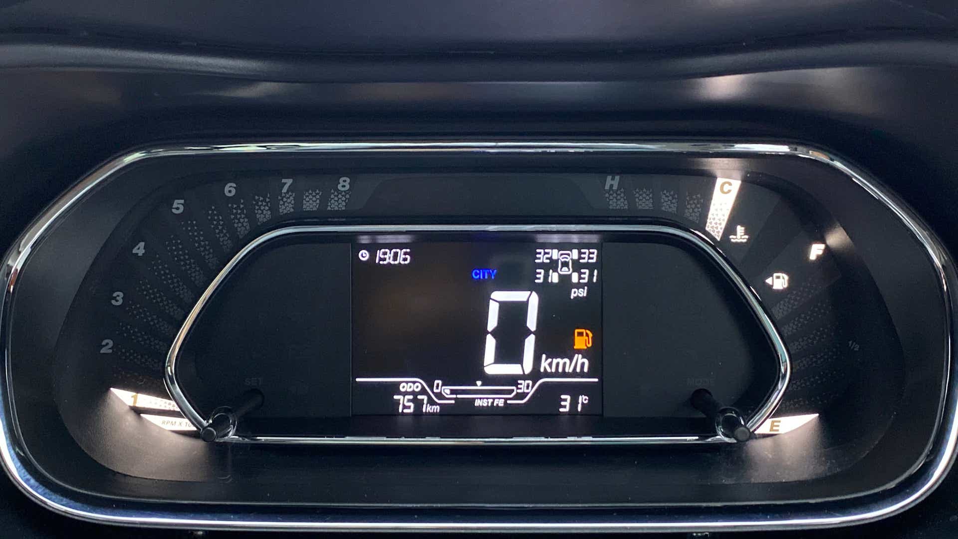 Instrument cluster of a Tata Nexon 2017-2023