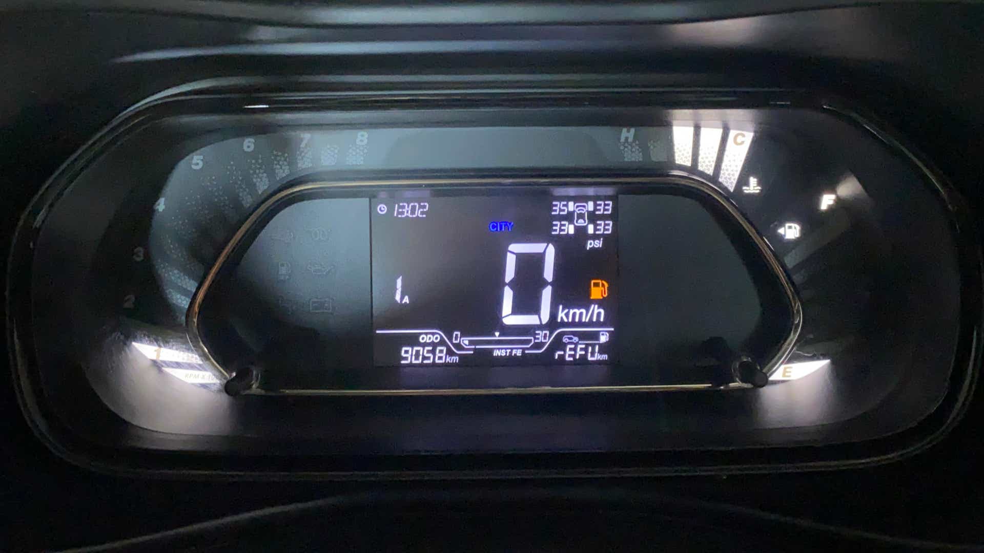 Instrument cluster view of a Tata Nexon 2017-2023