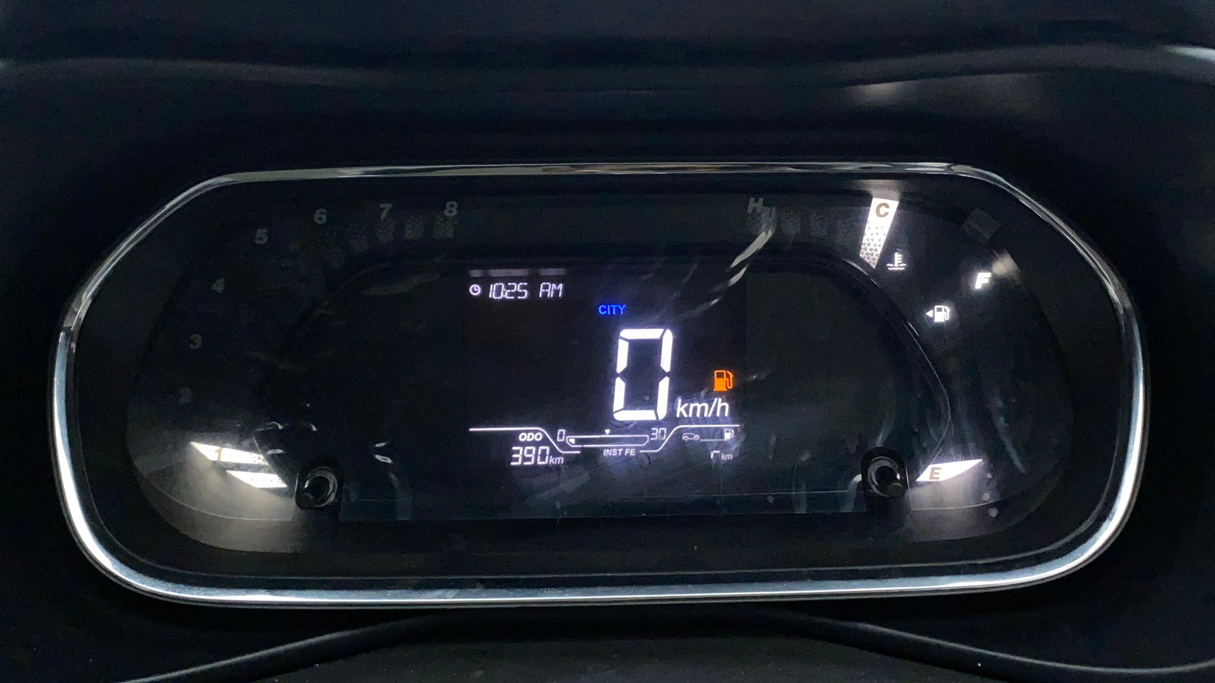 Instrument cluster display of a Tata Nexon 2017-2023