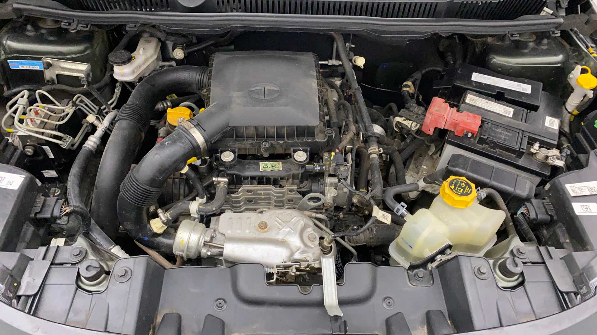 Engine bay view of a Tata Nexon 2017-2023
