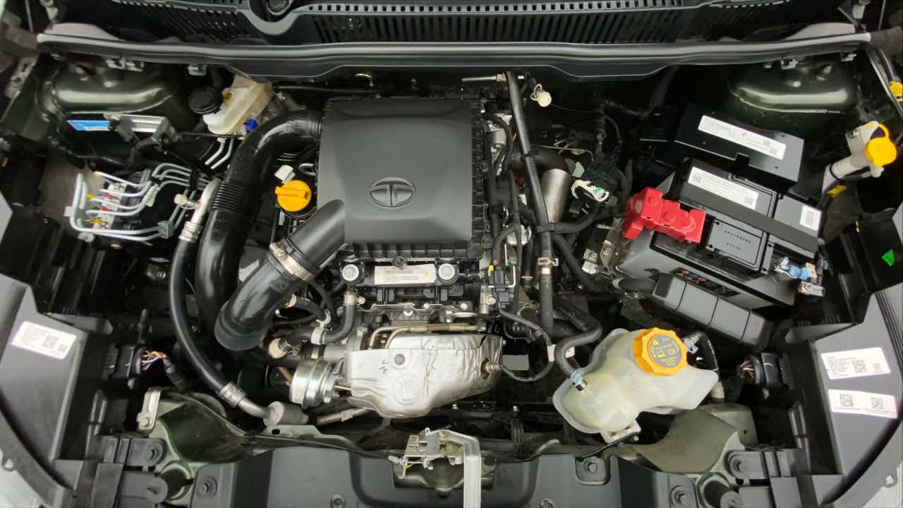 Engine bay of a Tata Nexon 2017-2023