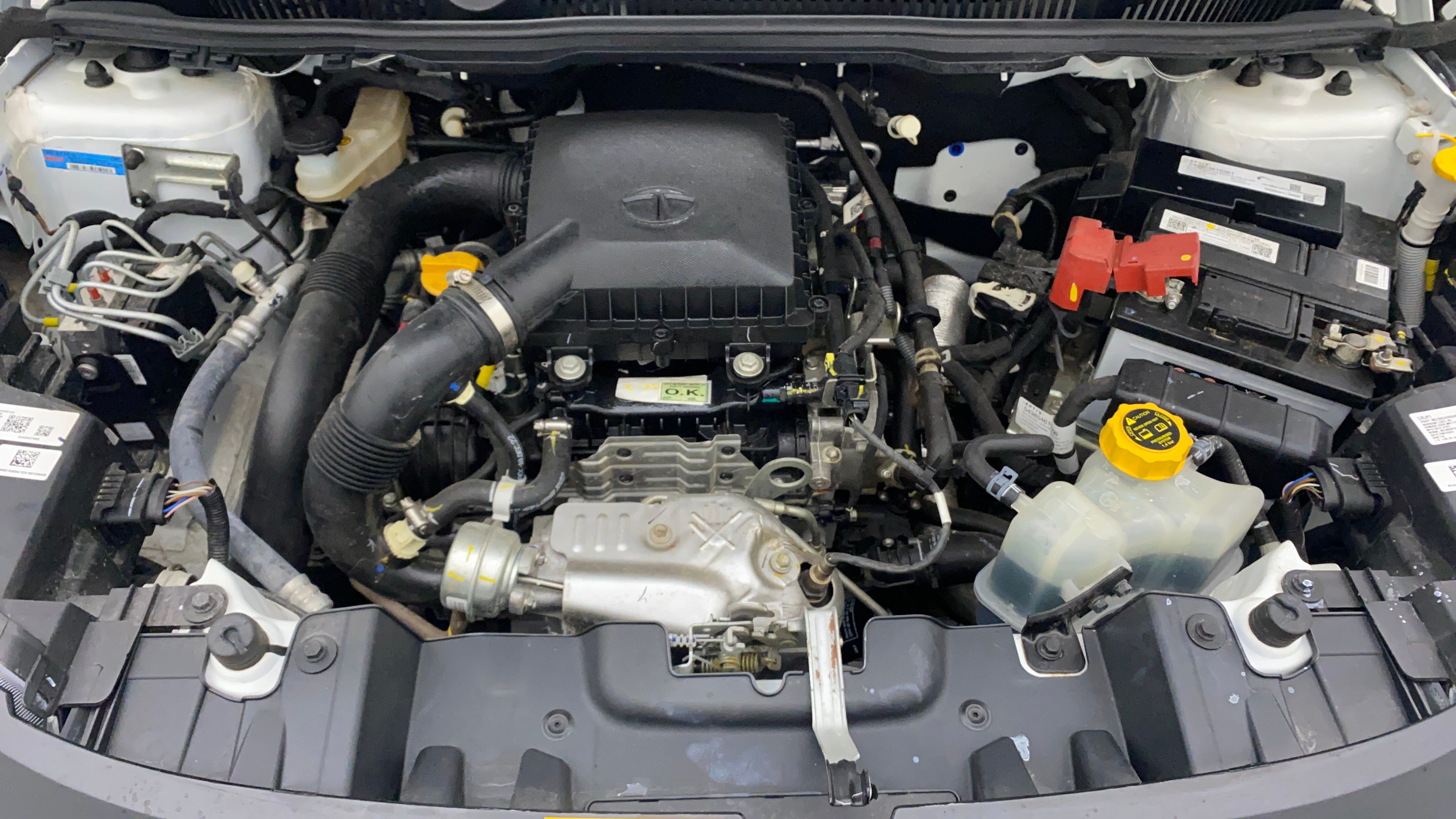 Engine bay of a Tata Nexon 2017-2023