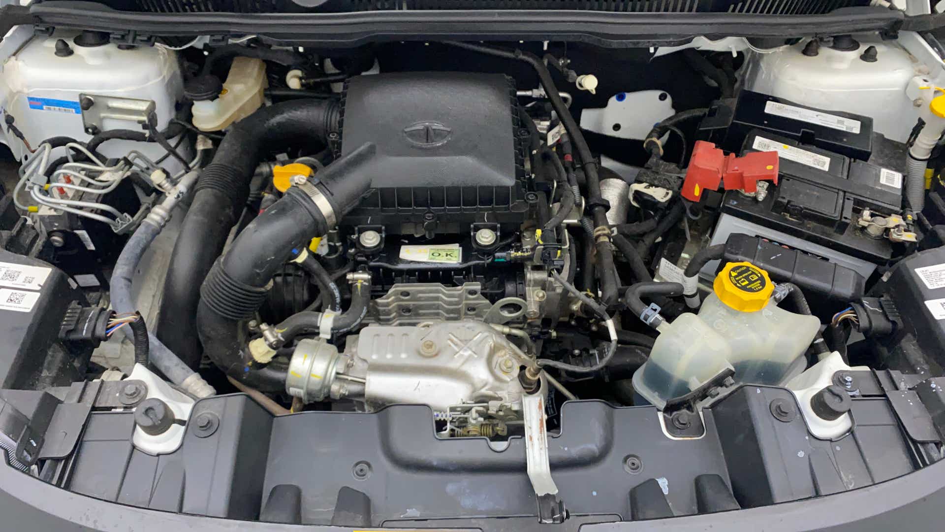 Engine bay of a Tata Nexon 2017-2023