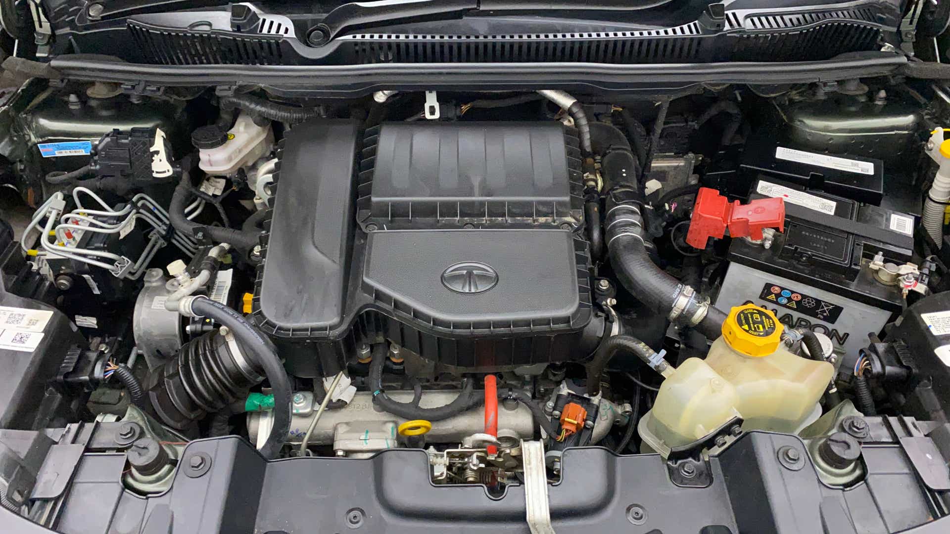 Engine bay of a Tata Nexon 2017-2023