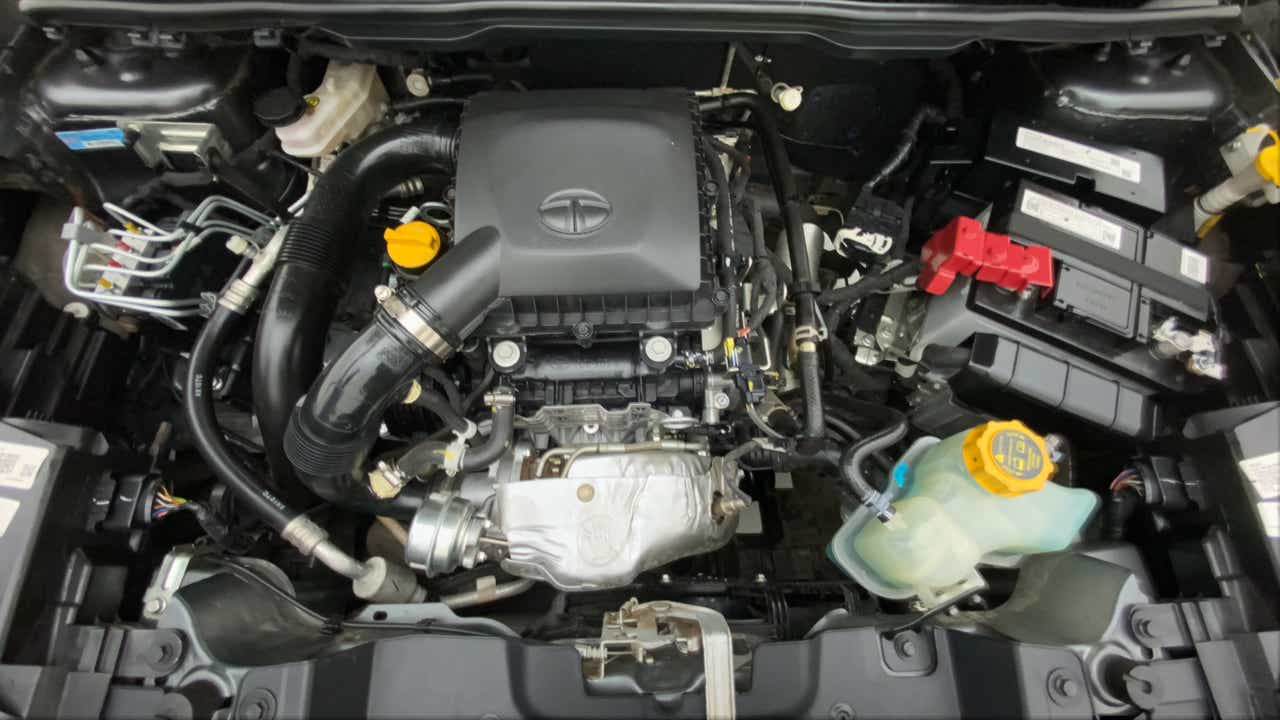 Engine bay of a Tata Nexon 2017-2023