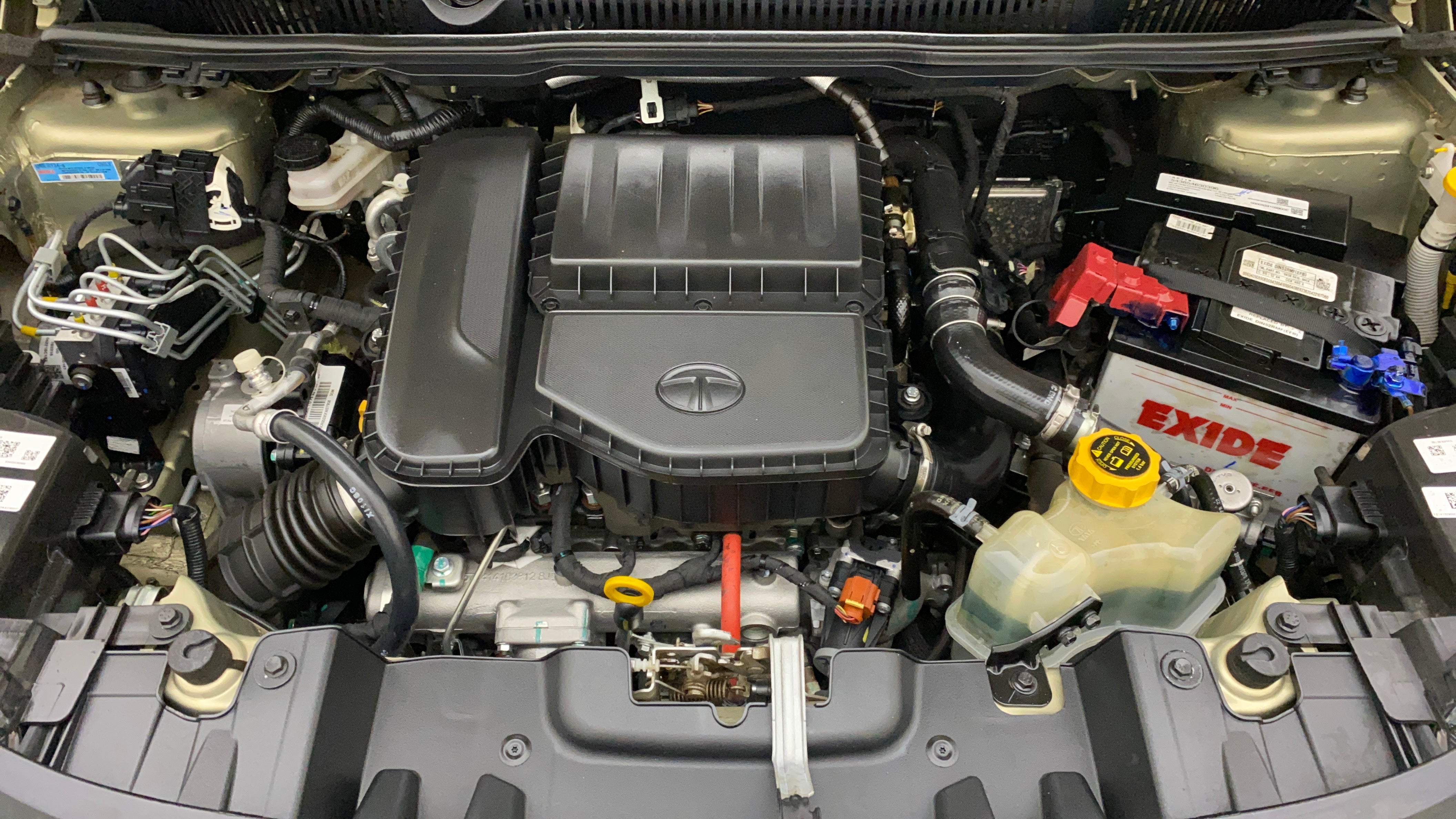 Engine bay of a Tata Nexon 2017-2023