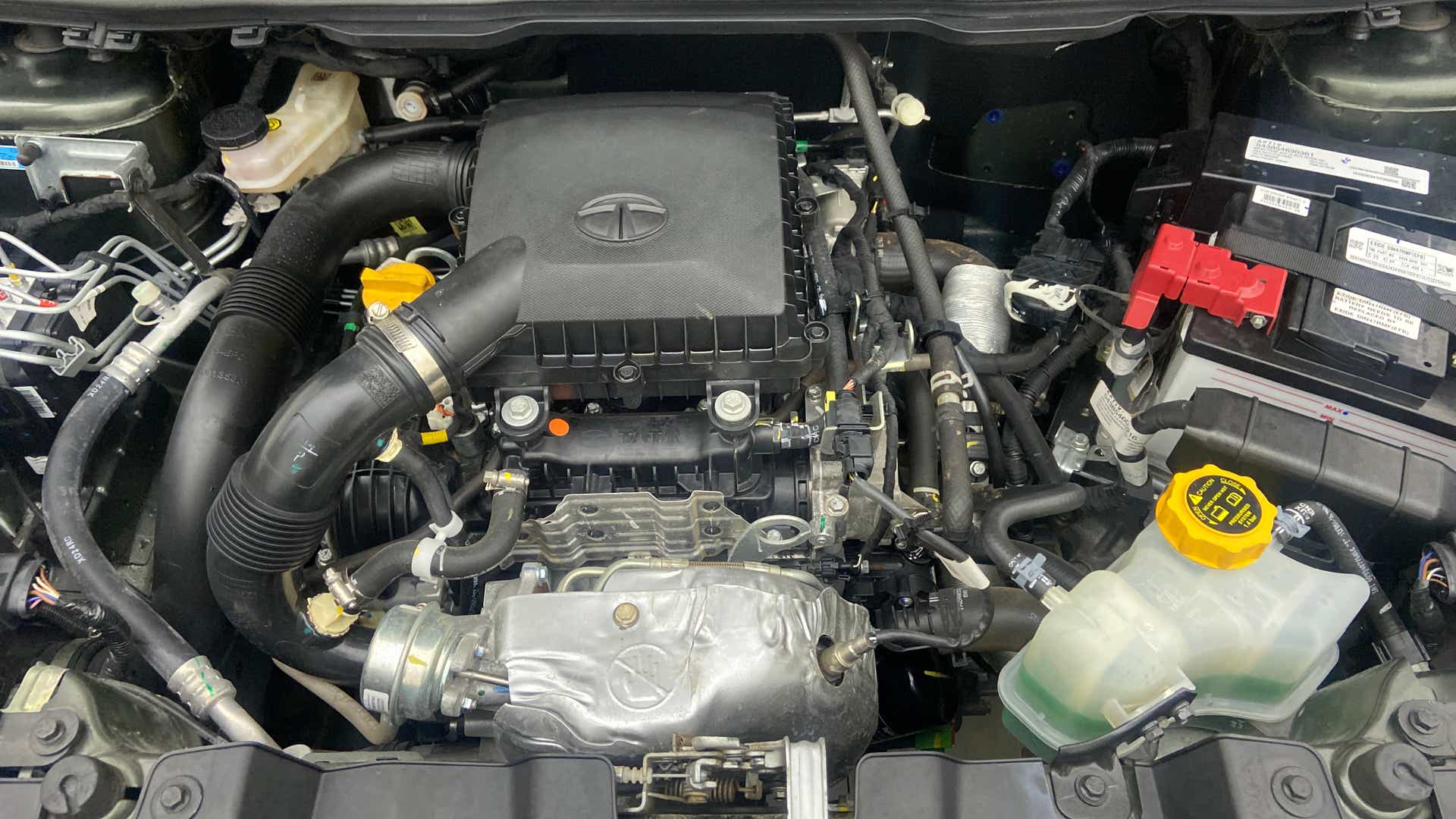Engine bay of a Tata Nexon 2017-2023
