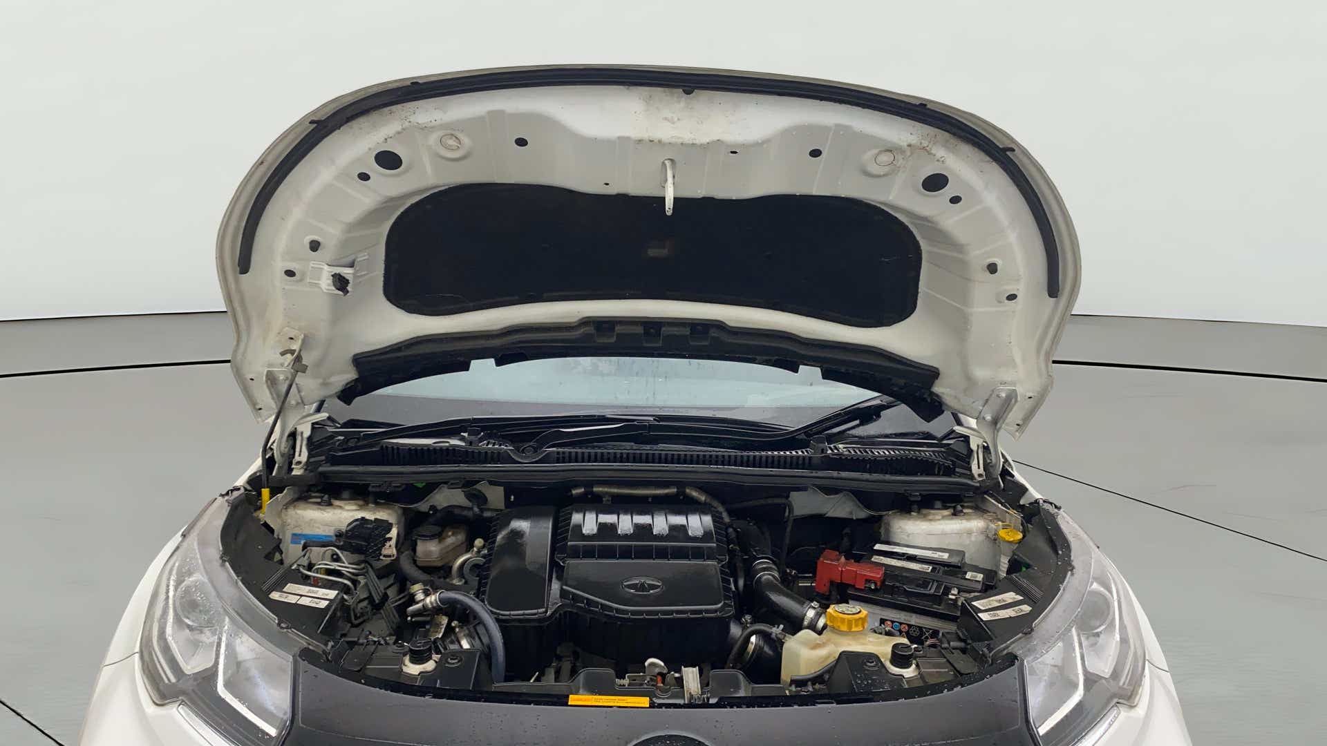 Engine bay of a Tata Nexon 2017-2023