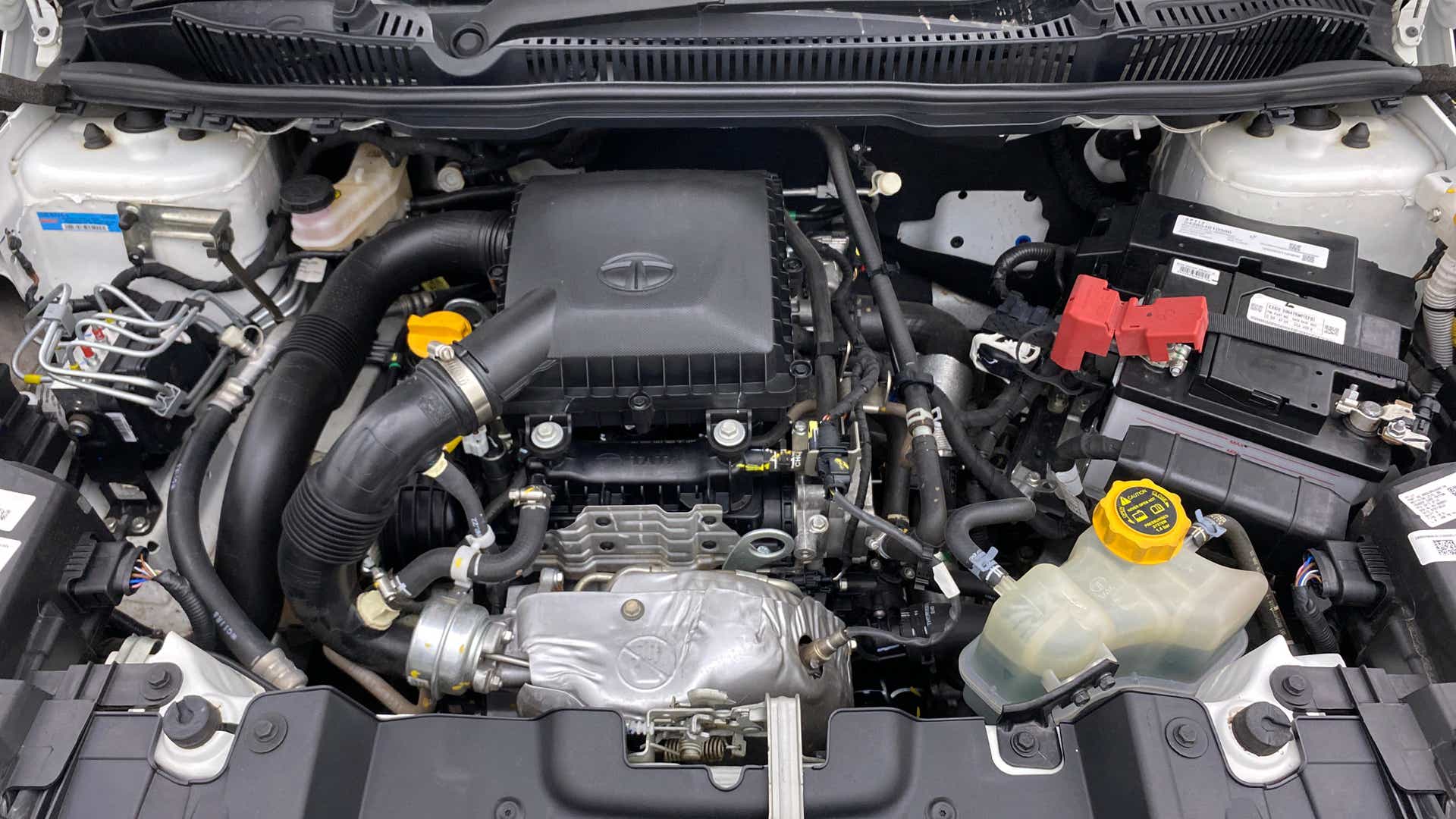 Engine bay of a Tata Nexon 2017-2023