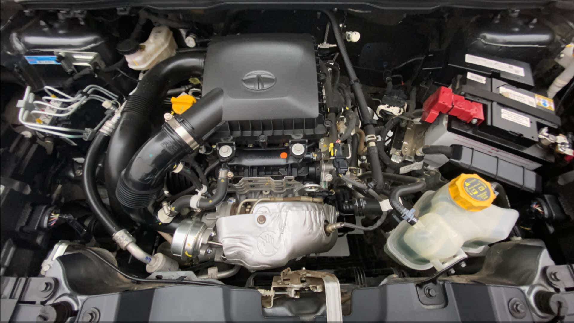 Engine bay of a Tata Nexon 2017-2023