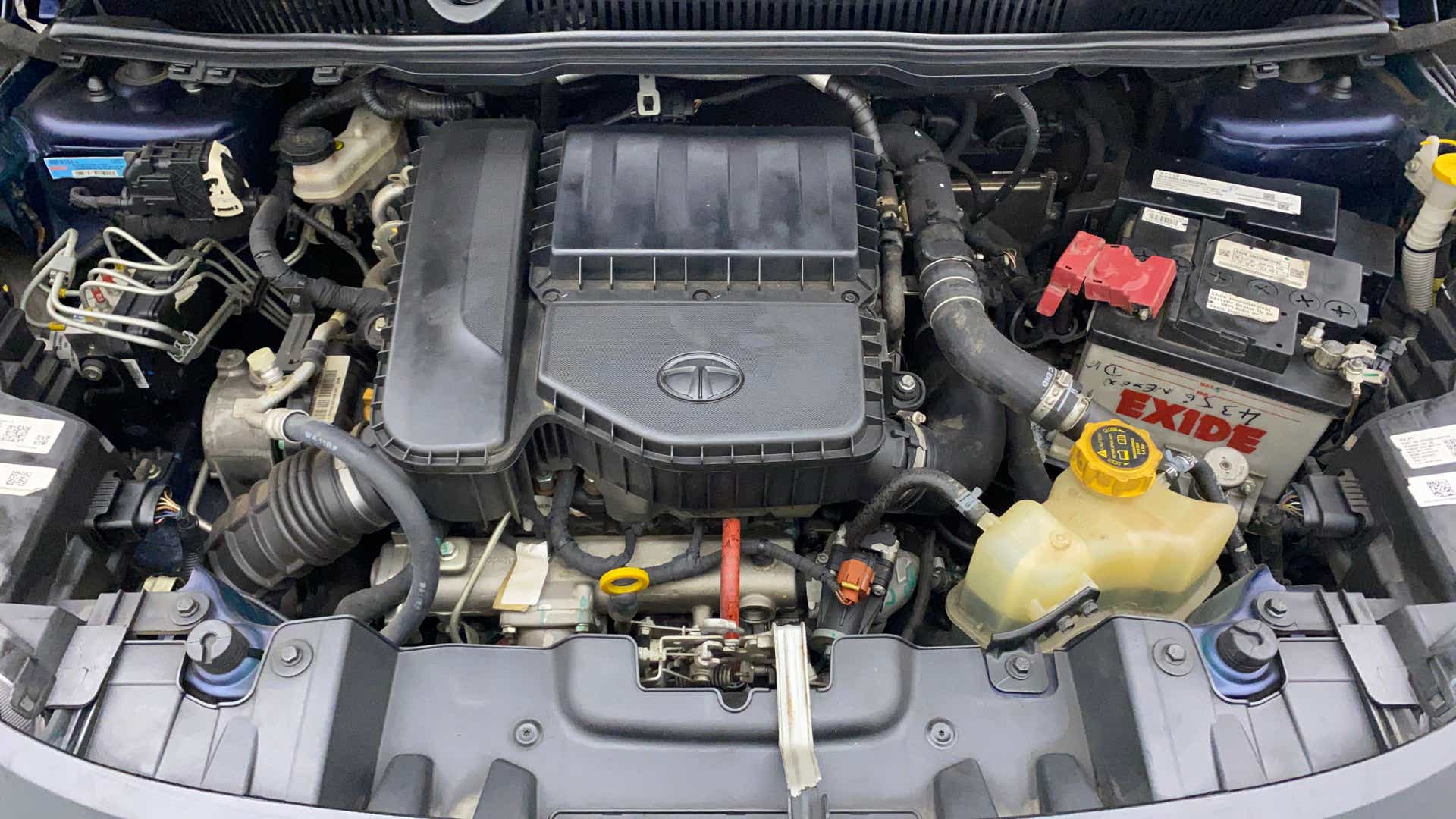 Engine bay of a Tata Nexon 2017-2023